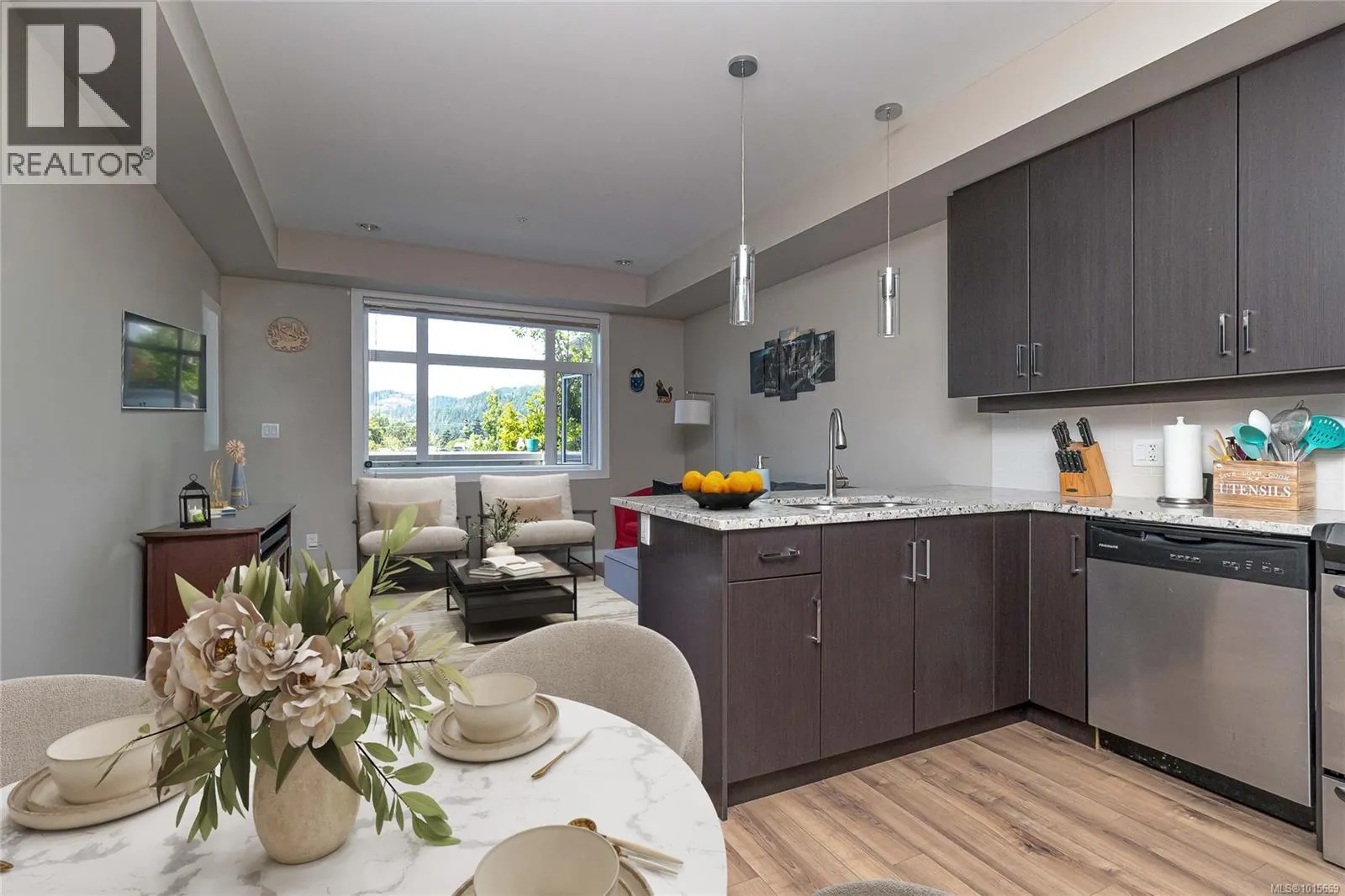 203 2655 Sooke Rd
