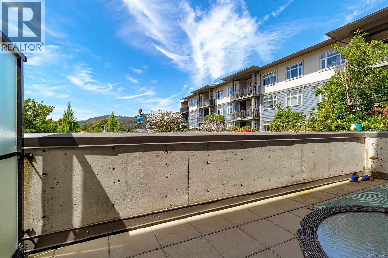 203 2655 Sooke Rd