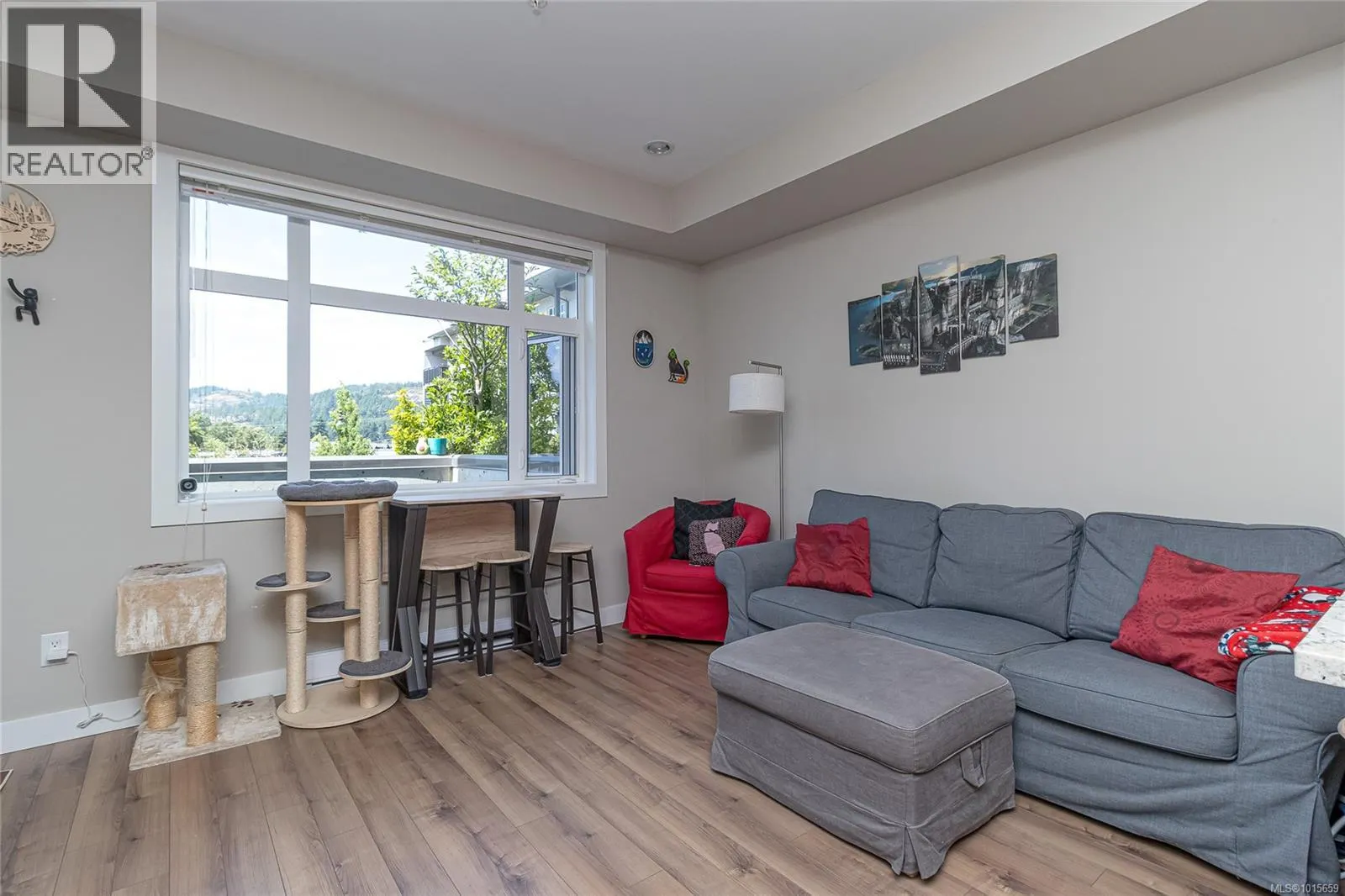 203 2655 Sooke Rd