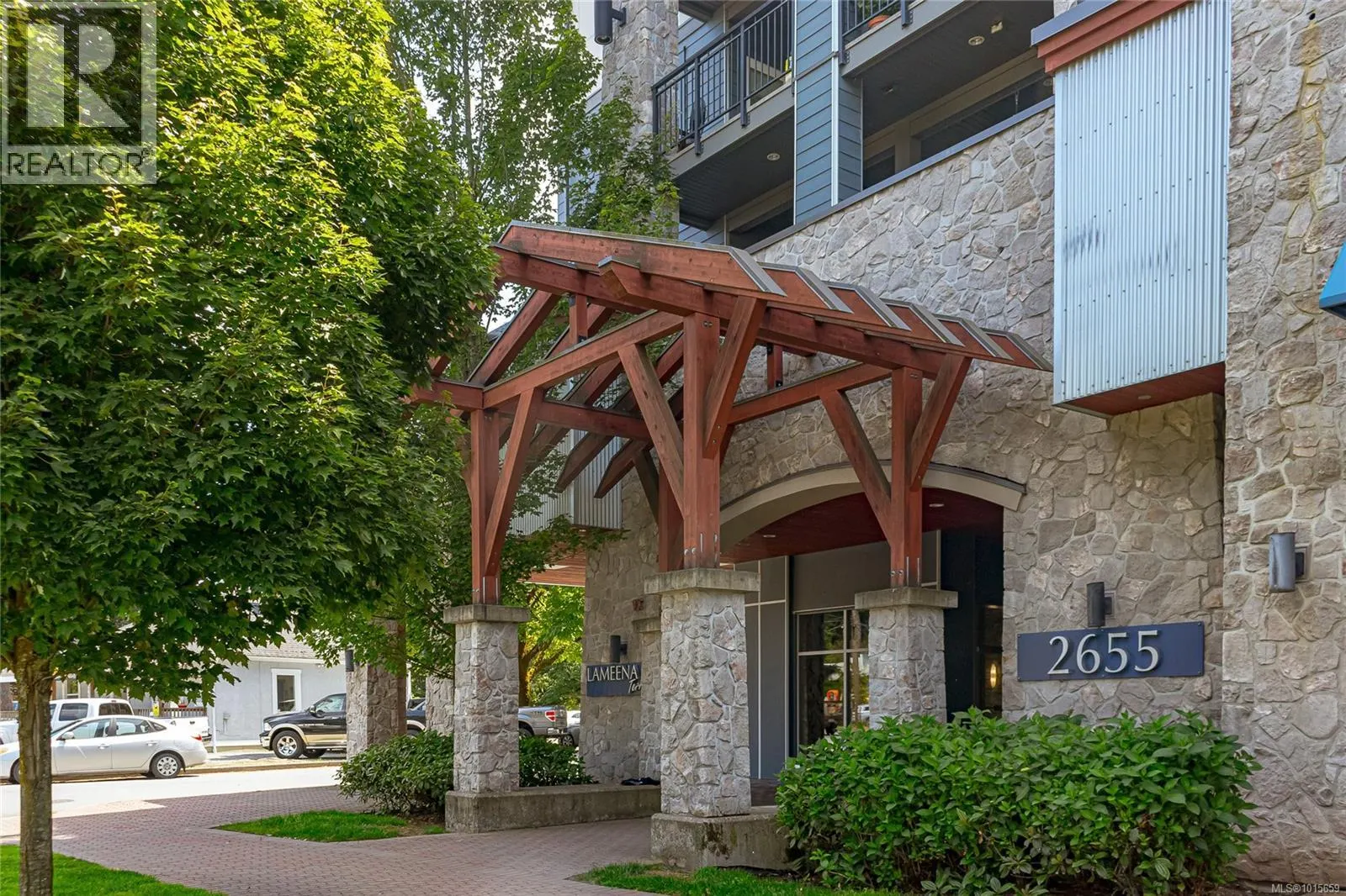 203 2655 Sooke Rd