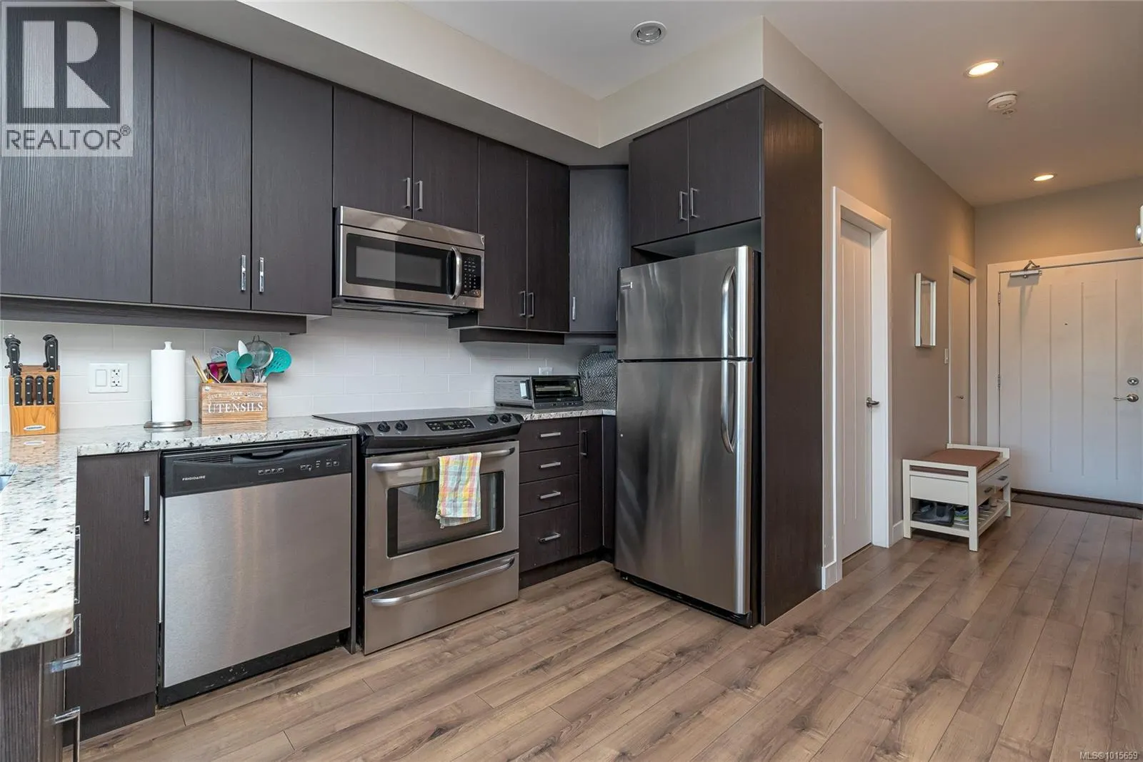 203 2655 Sooke Rd