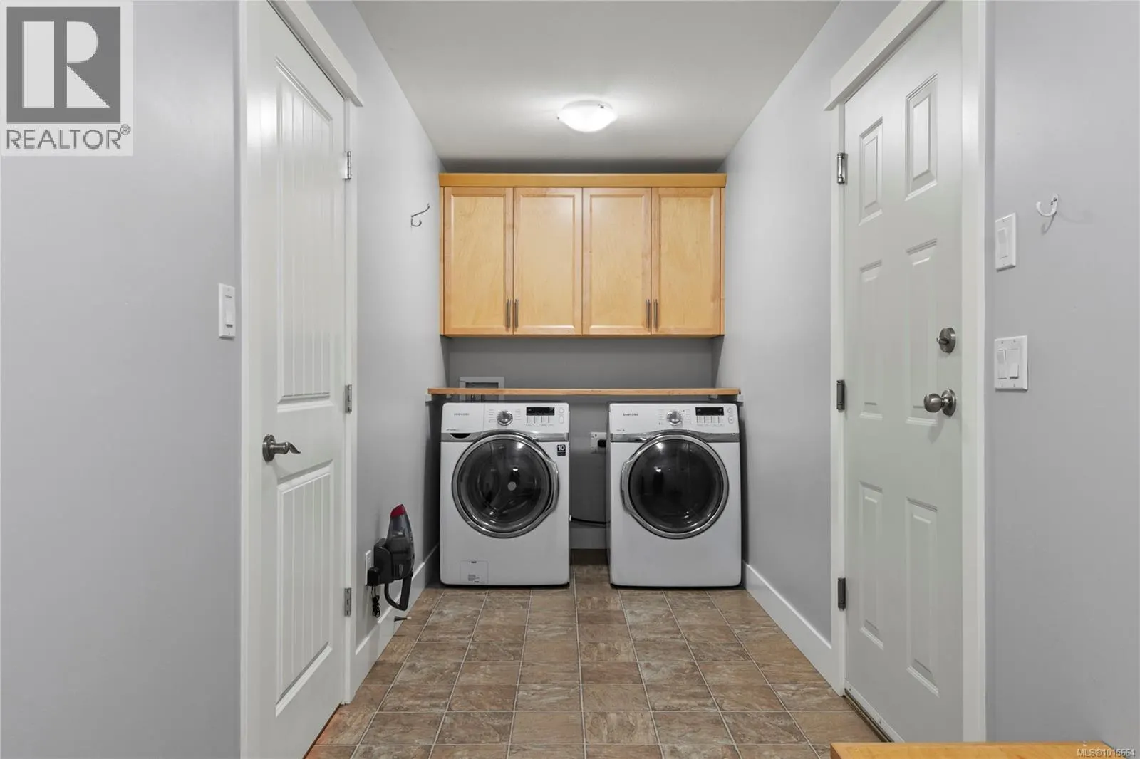 438 Legacy Dr
