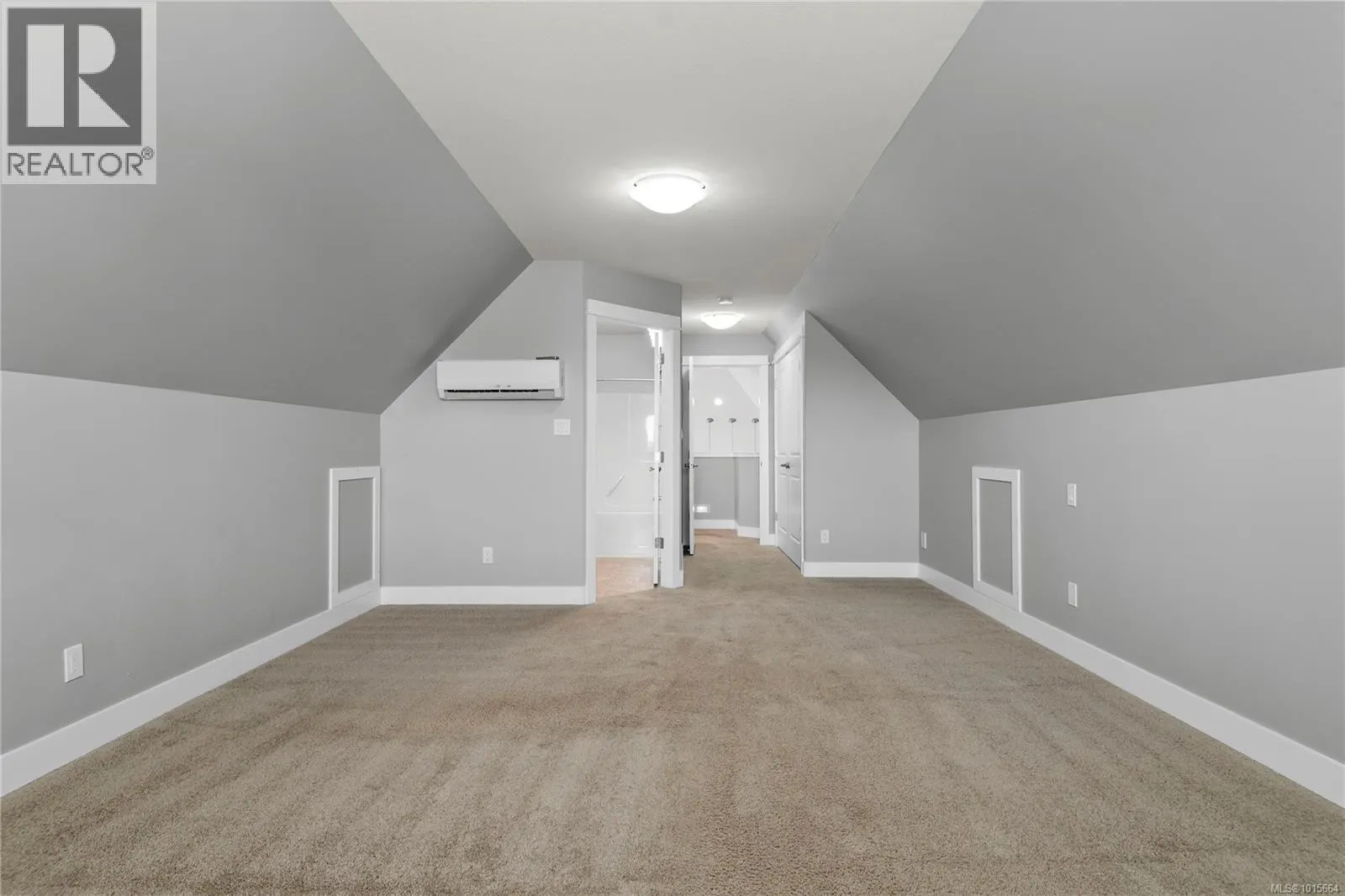 438 Legacy Dr