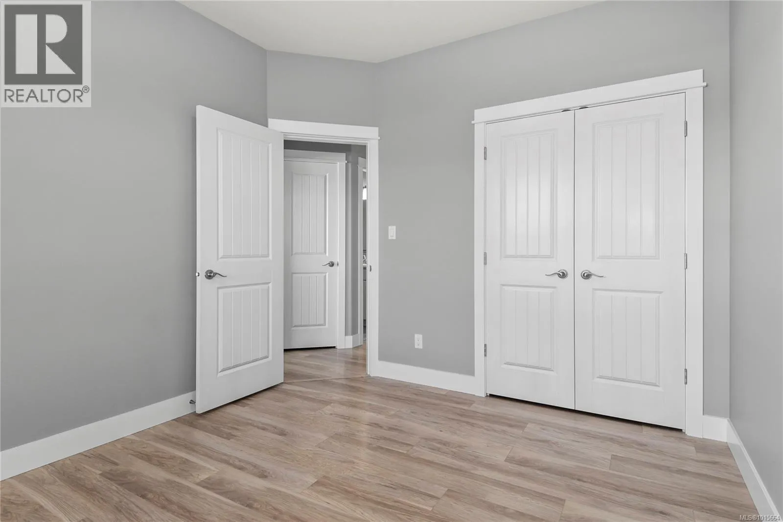 438 Legacy Dr