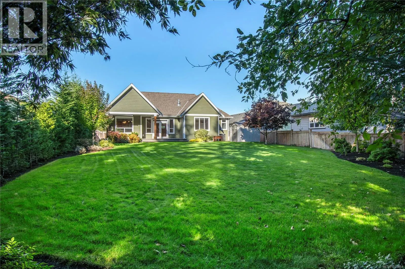 438 Legacy Dr