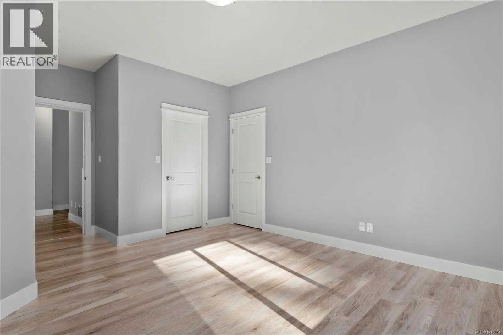 438 Legacy Dr