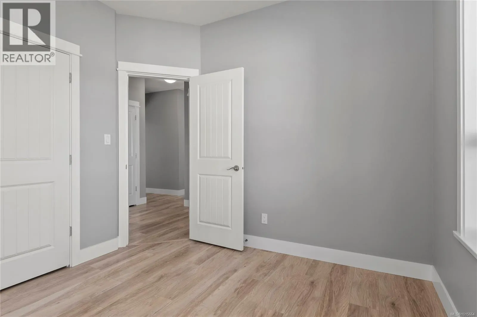 438 Legacy Dr