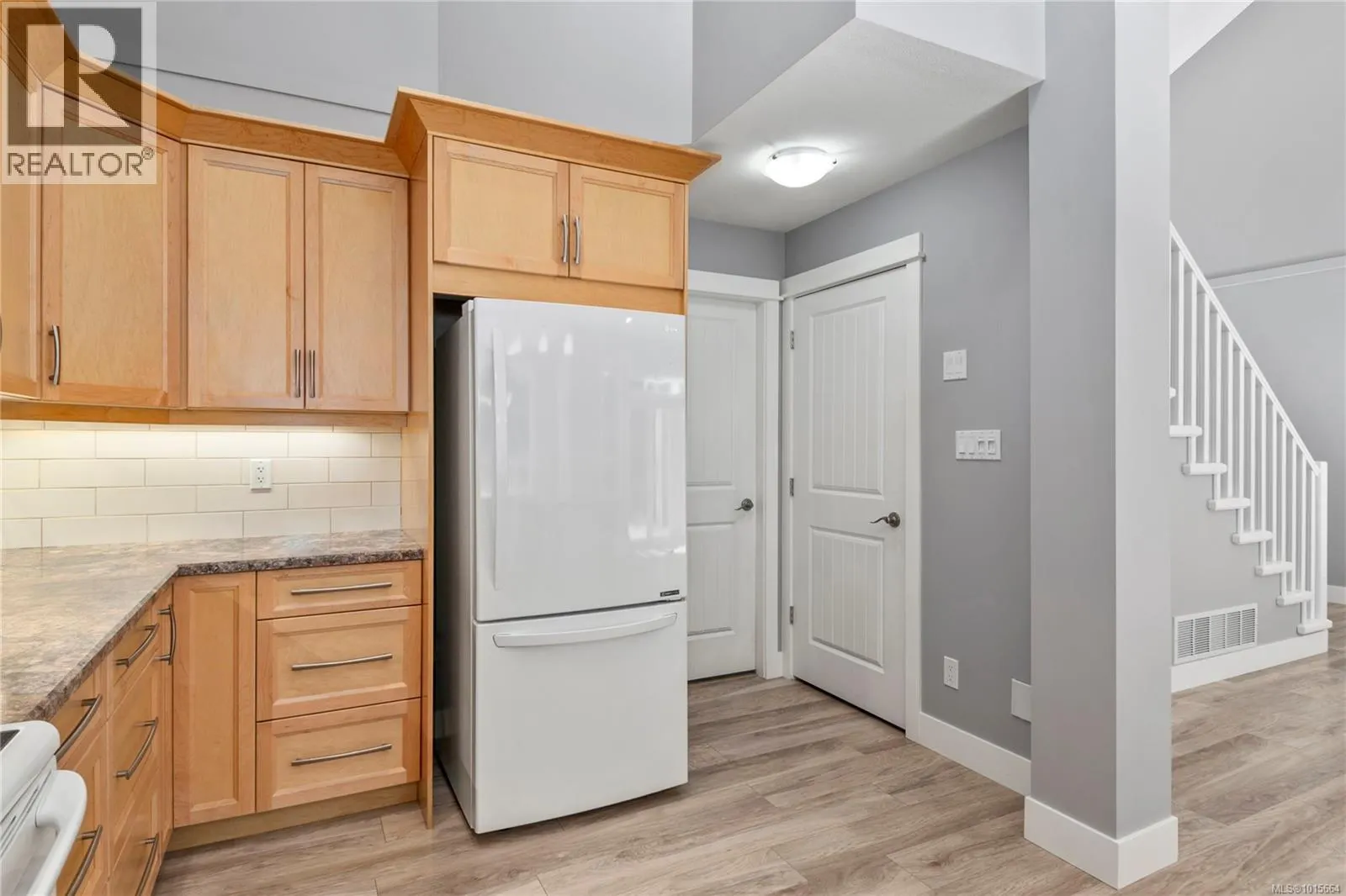 438 Legacy Dr