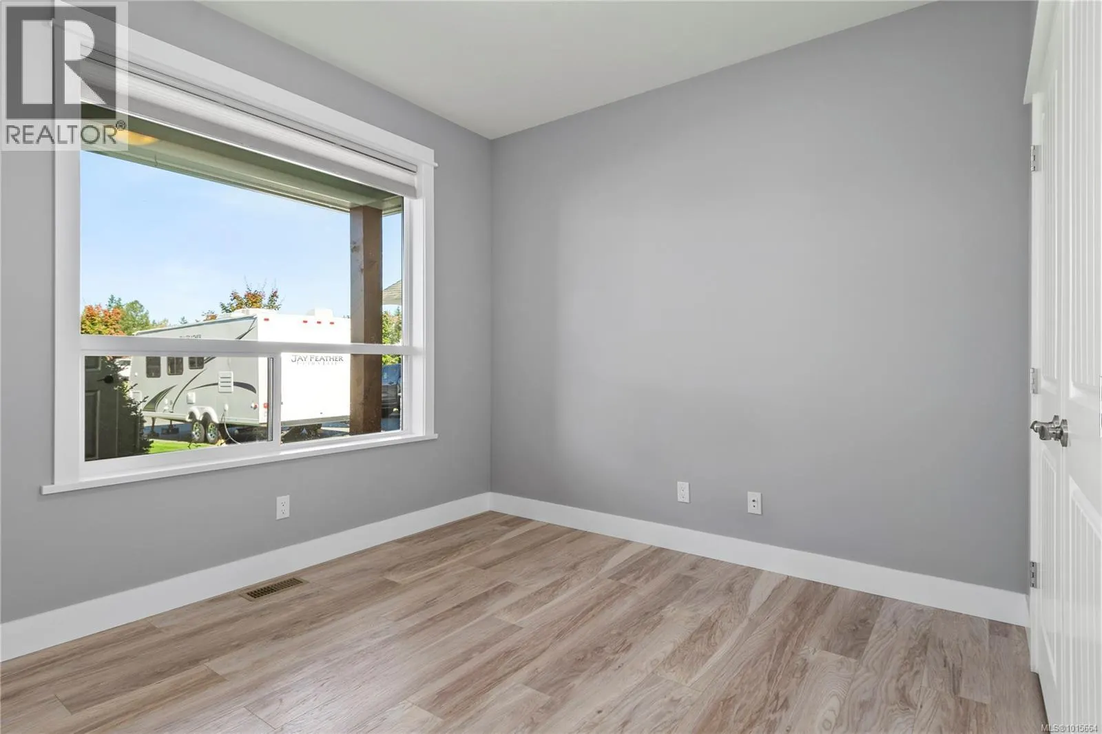 438 Legacy Dr