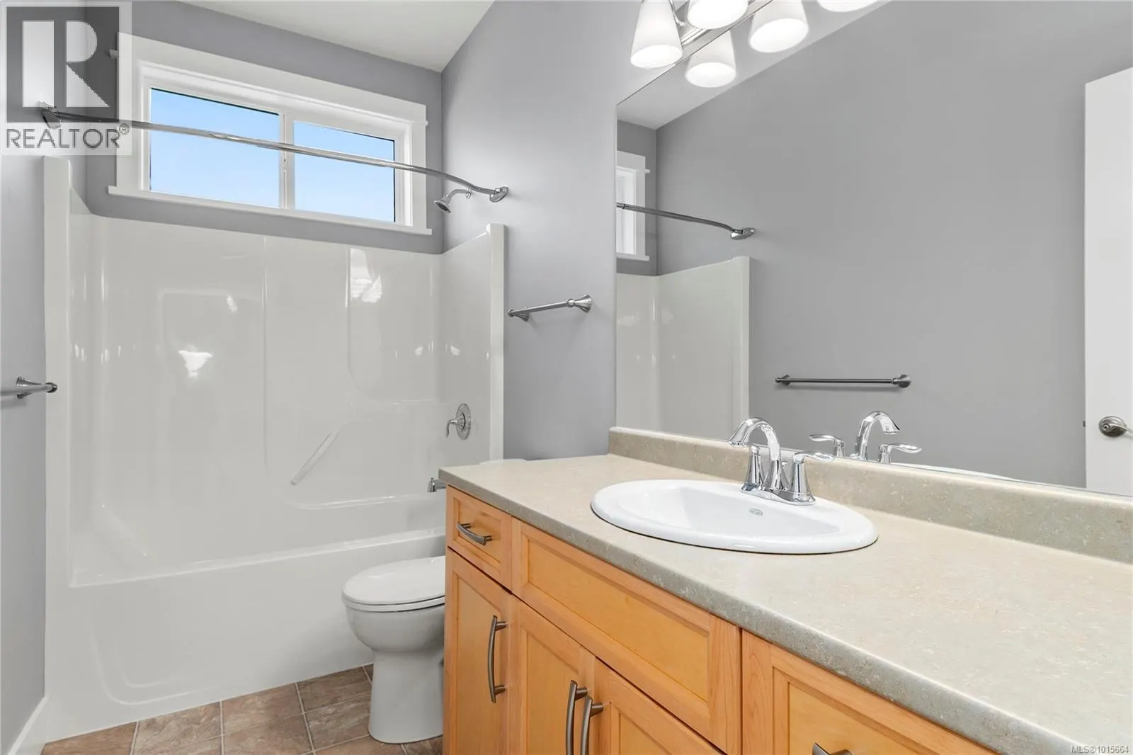 438 Legacy Dr
