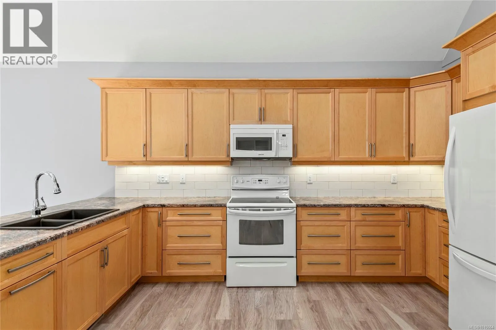 438 Legacy Dr