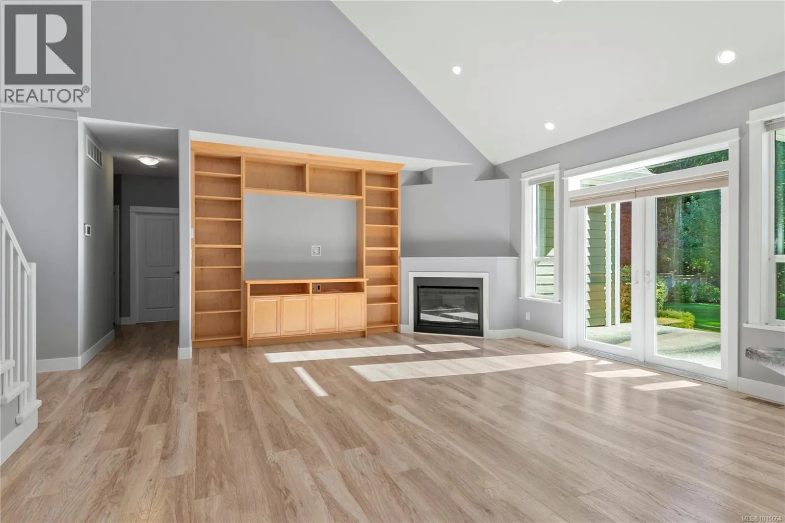 438 Legacy Dr