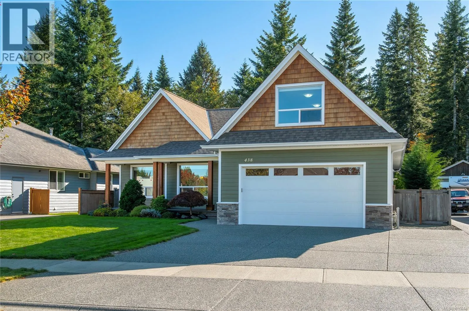 438 Legacy Dr