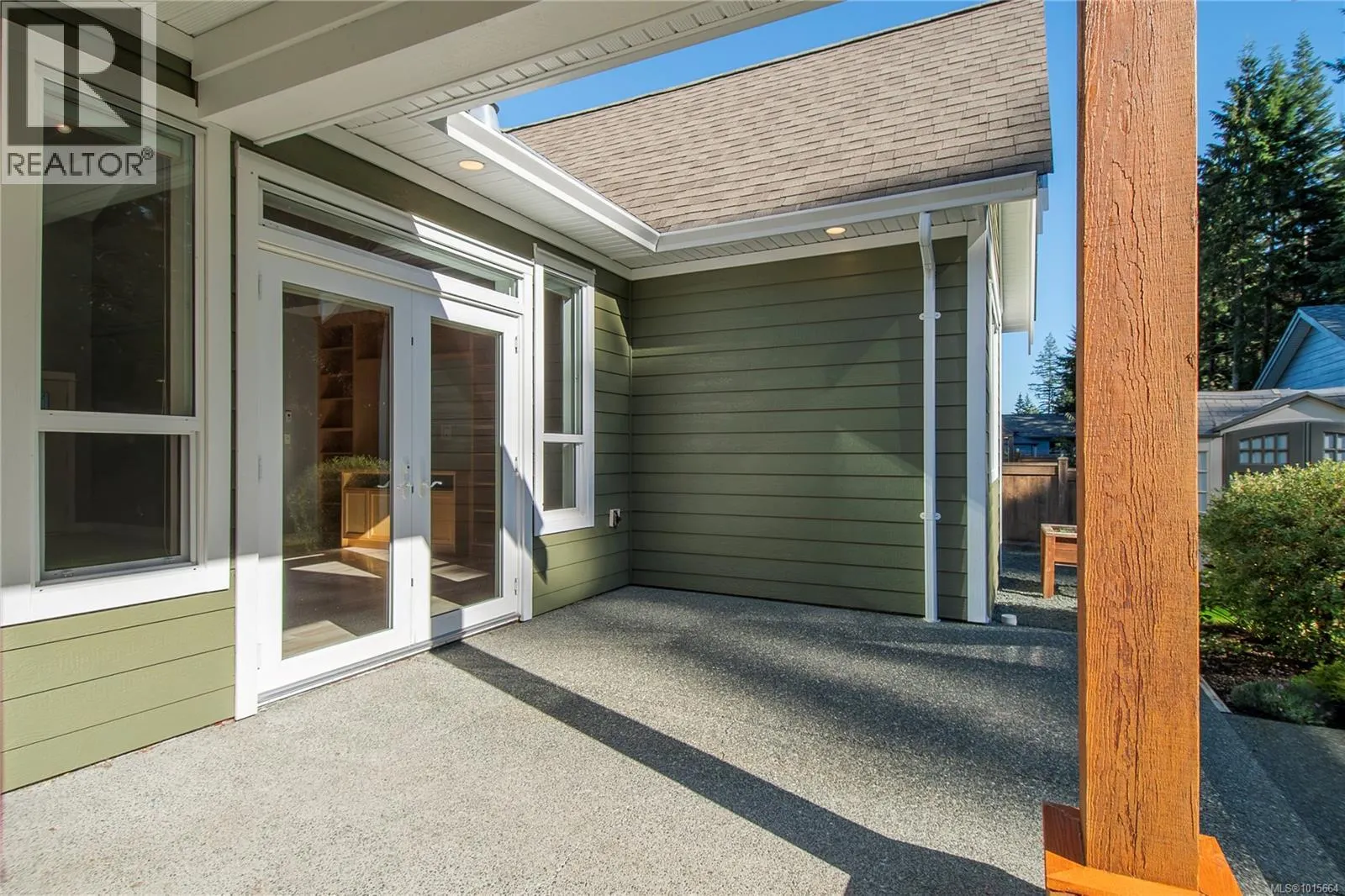 438 Legacy Dr