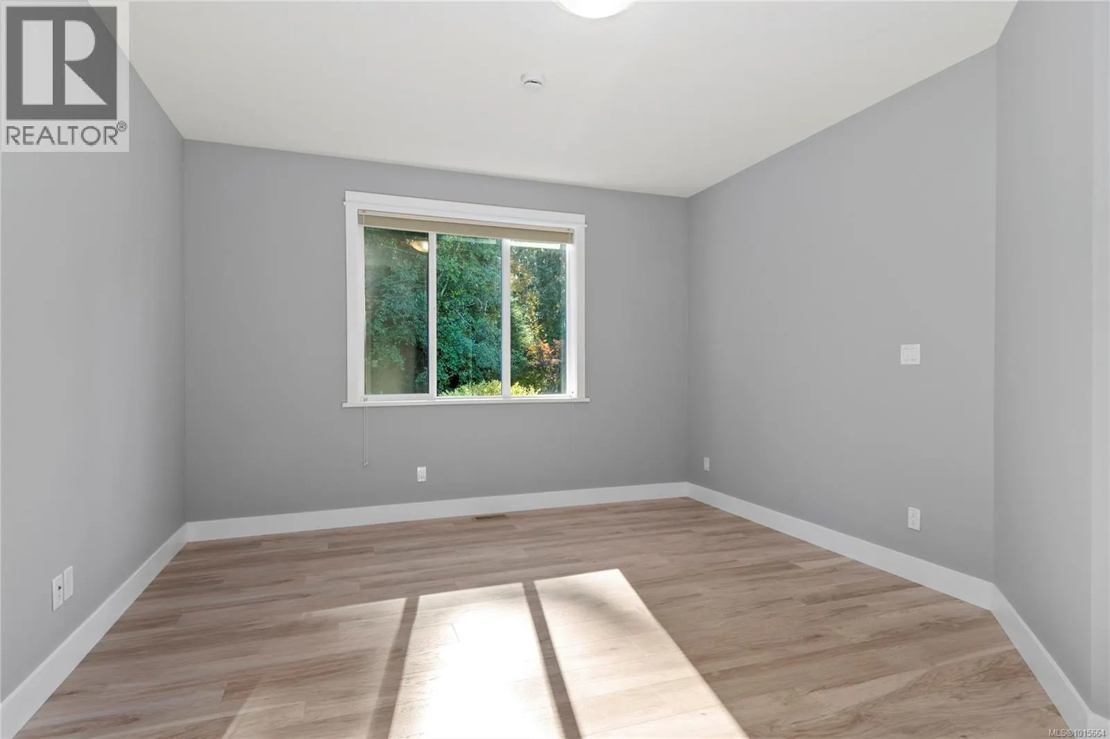 438 Legacy Dr