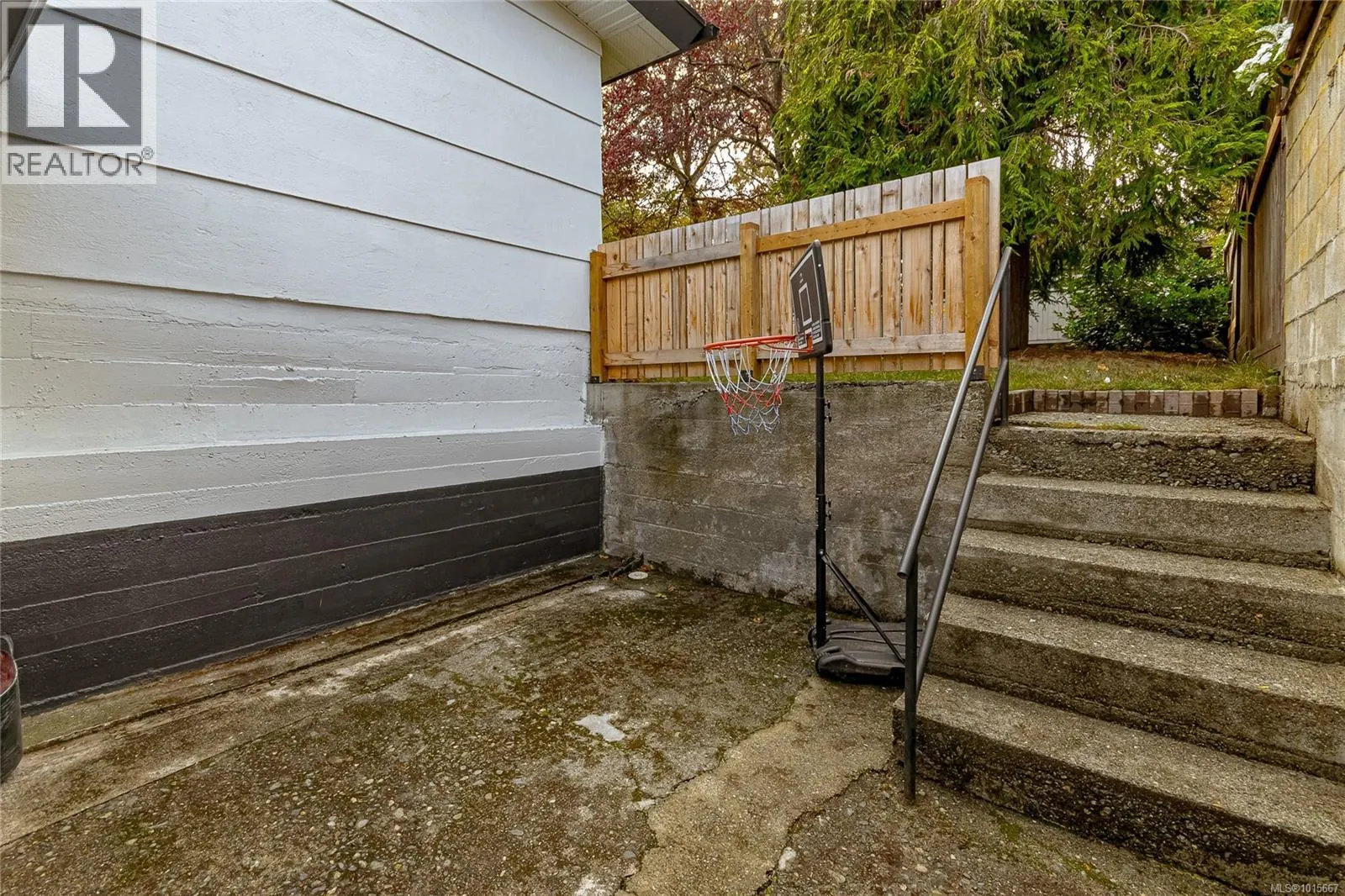 2700 Hamilton Rd