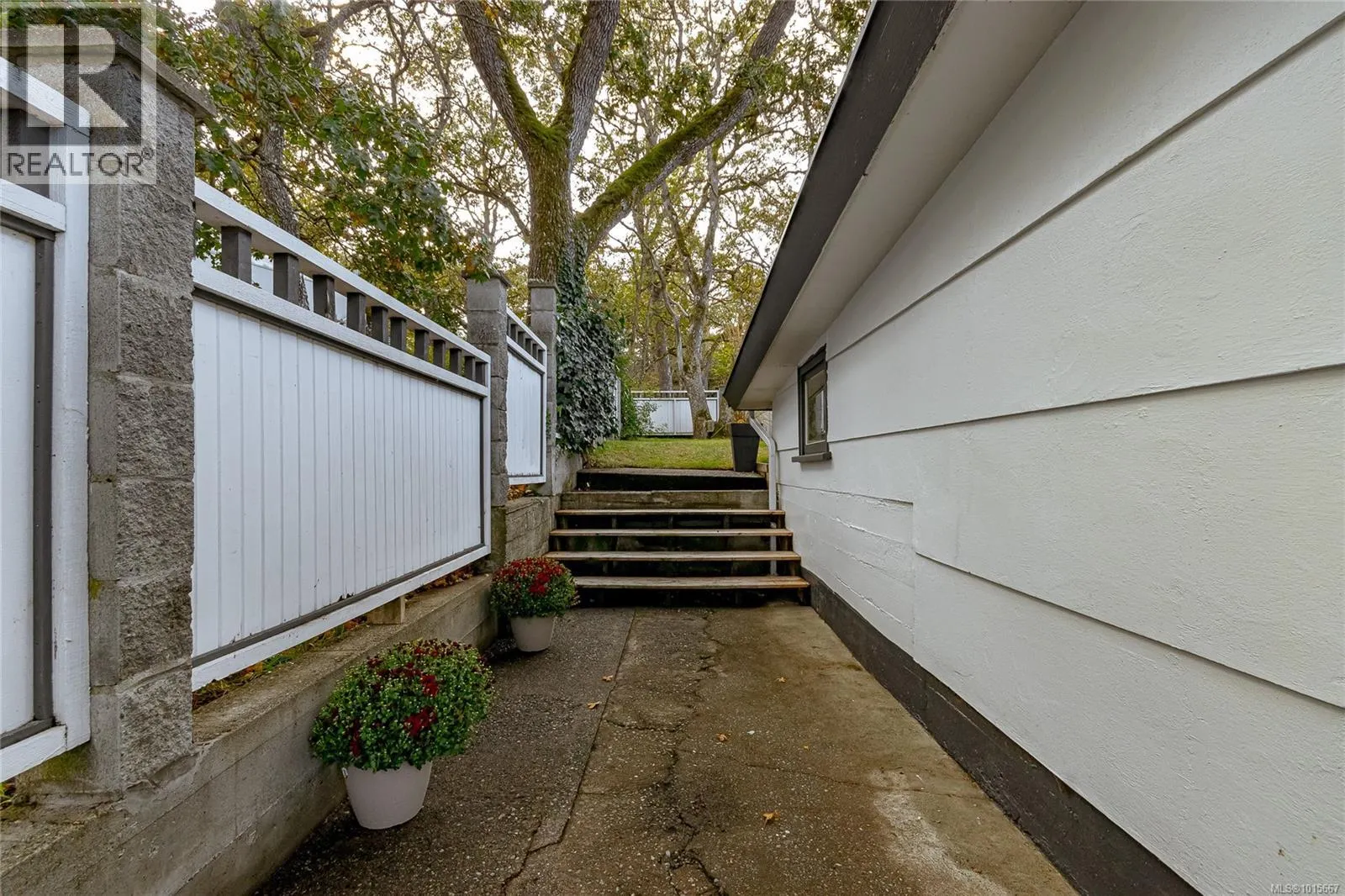 2700 Hamilton Rd
