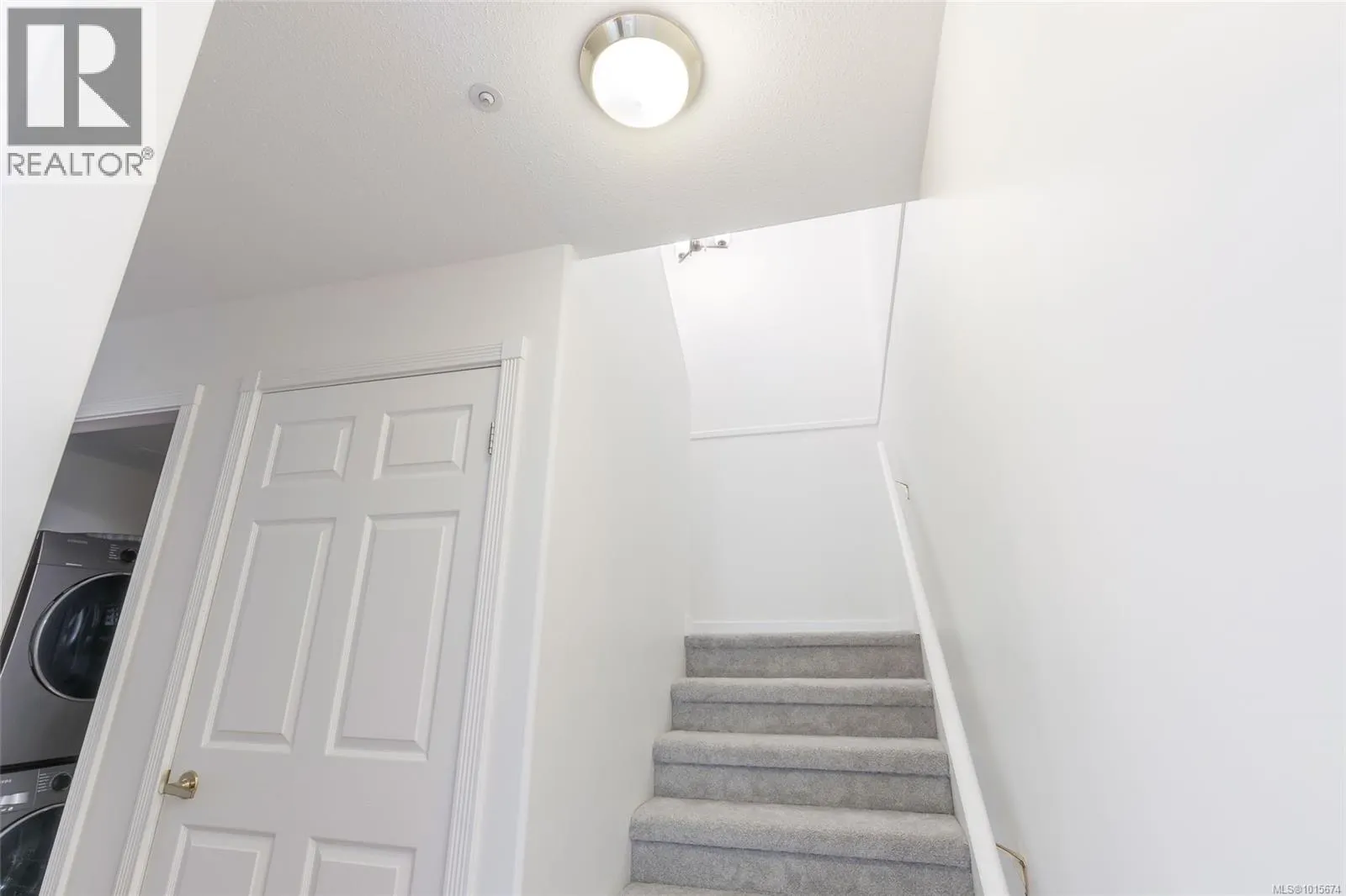 5276 Arbour Cres