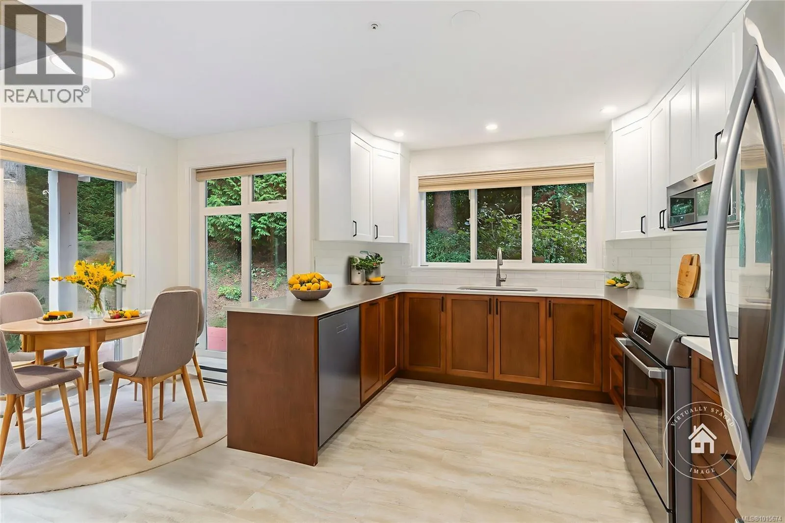 5276 Arbour Cres