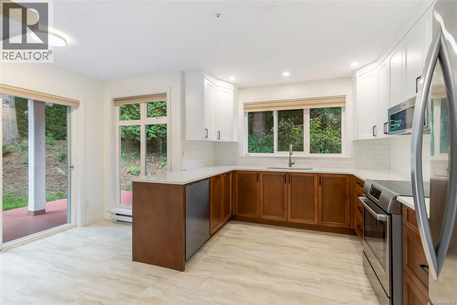 5276 Arbour Cres