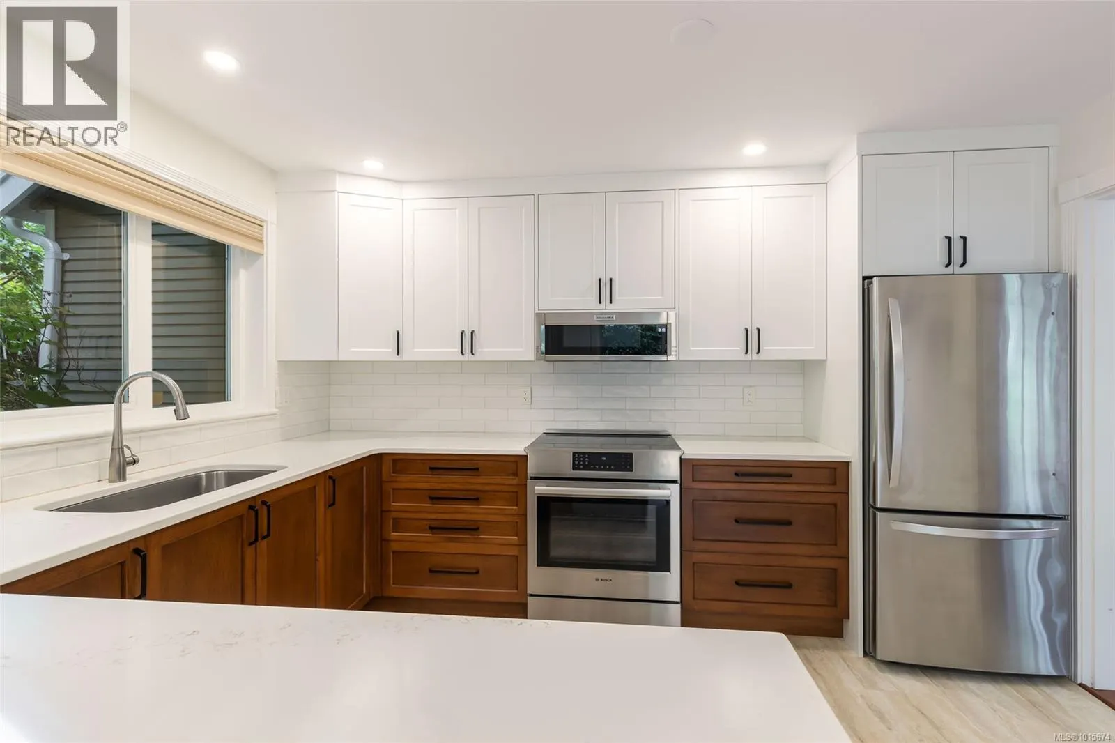 5276 Arbour Cres