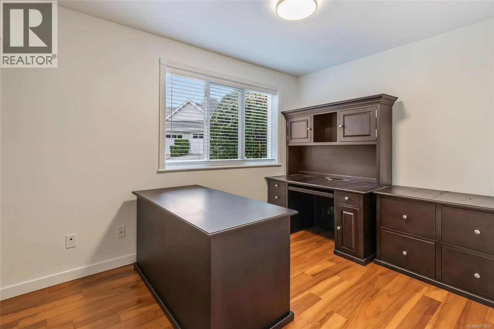 5276 Arbour Cres