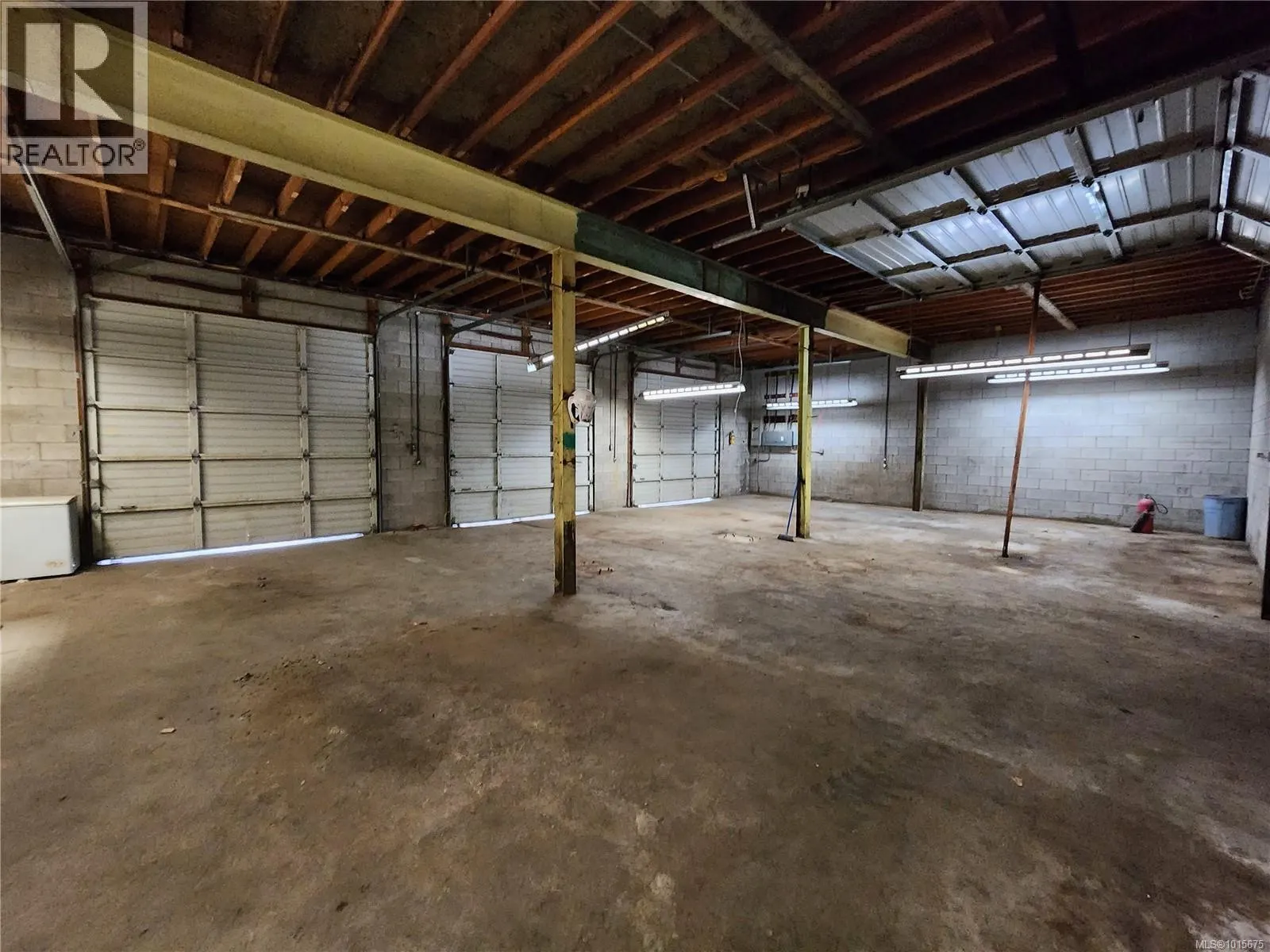 2090 Schoolhouse Rd