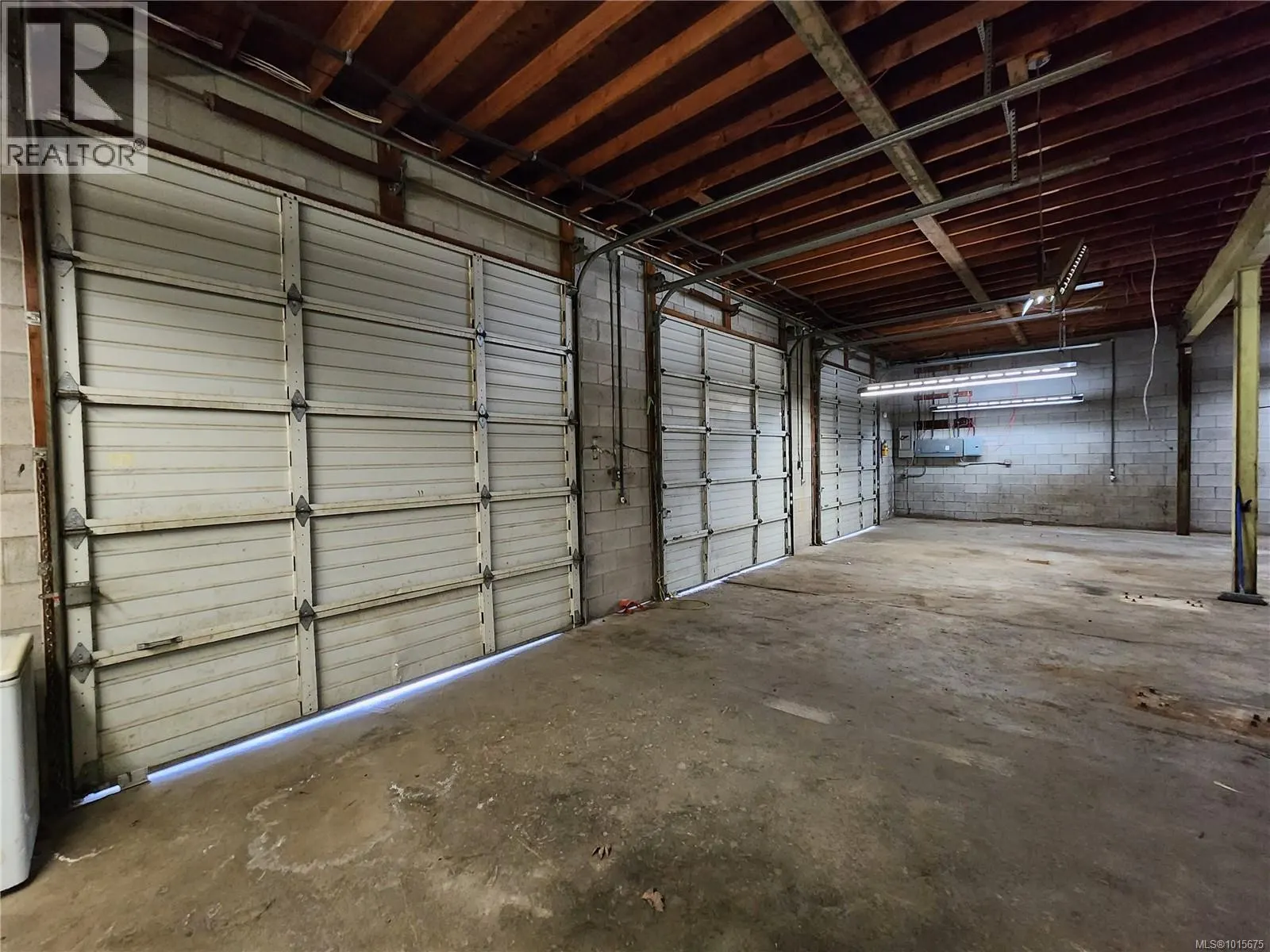 2090 Schoolhouse Rd