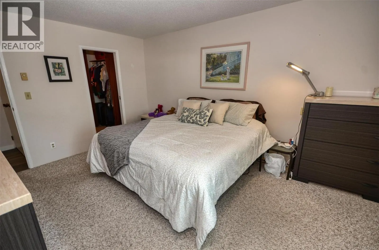 408 3260 Quadra St