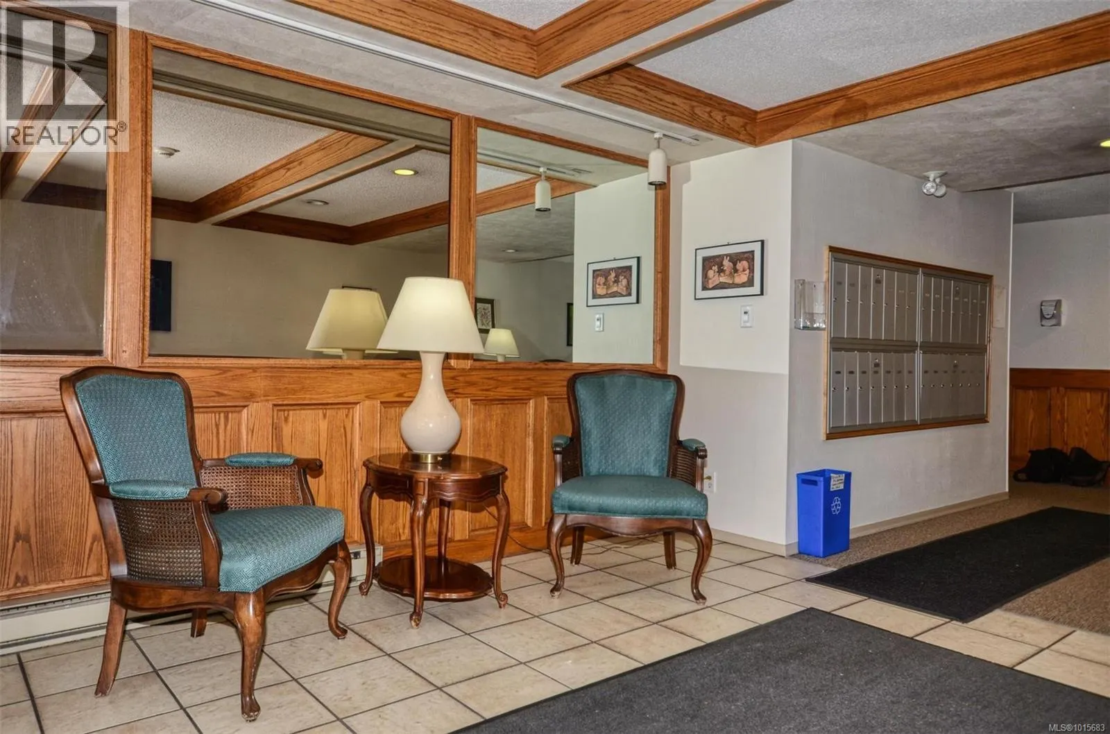 408 3260 Quadra St