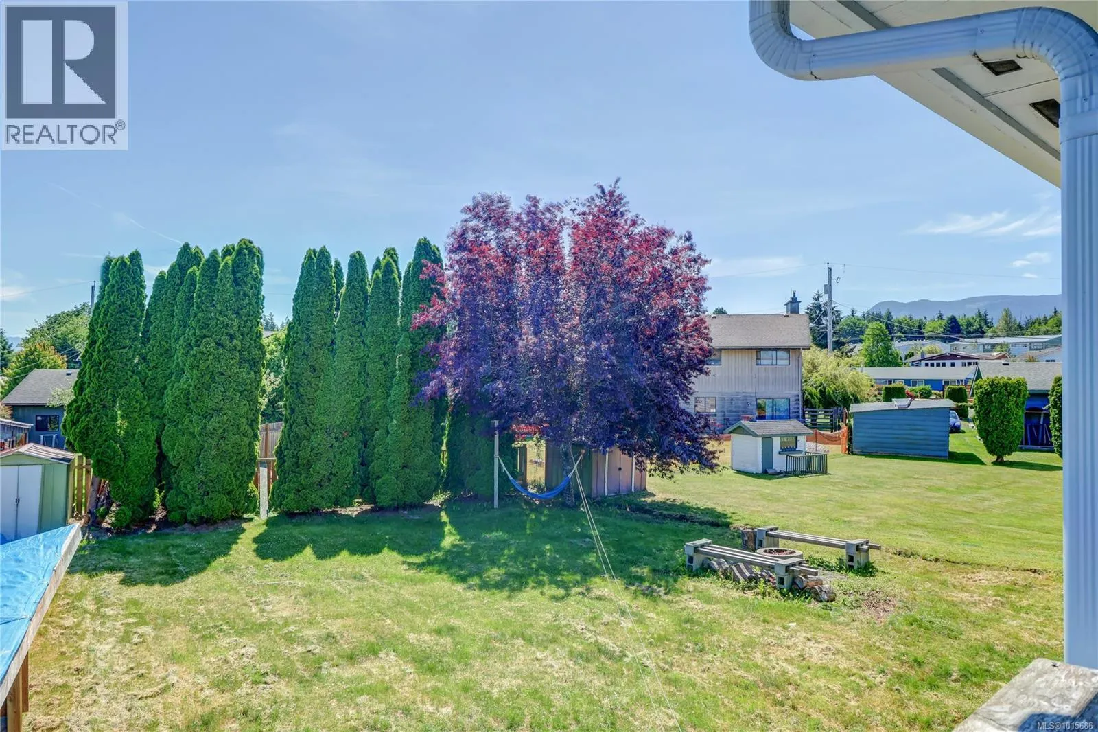 2530 Mountview Cres