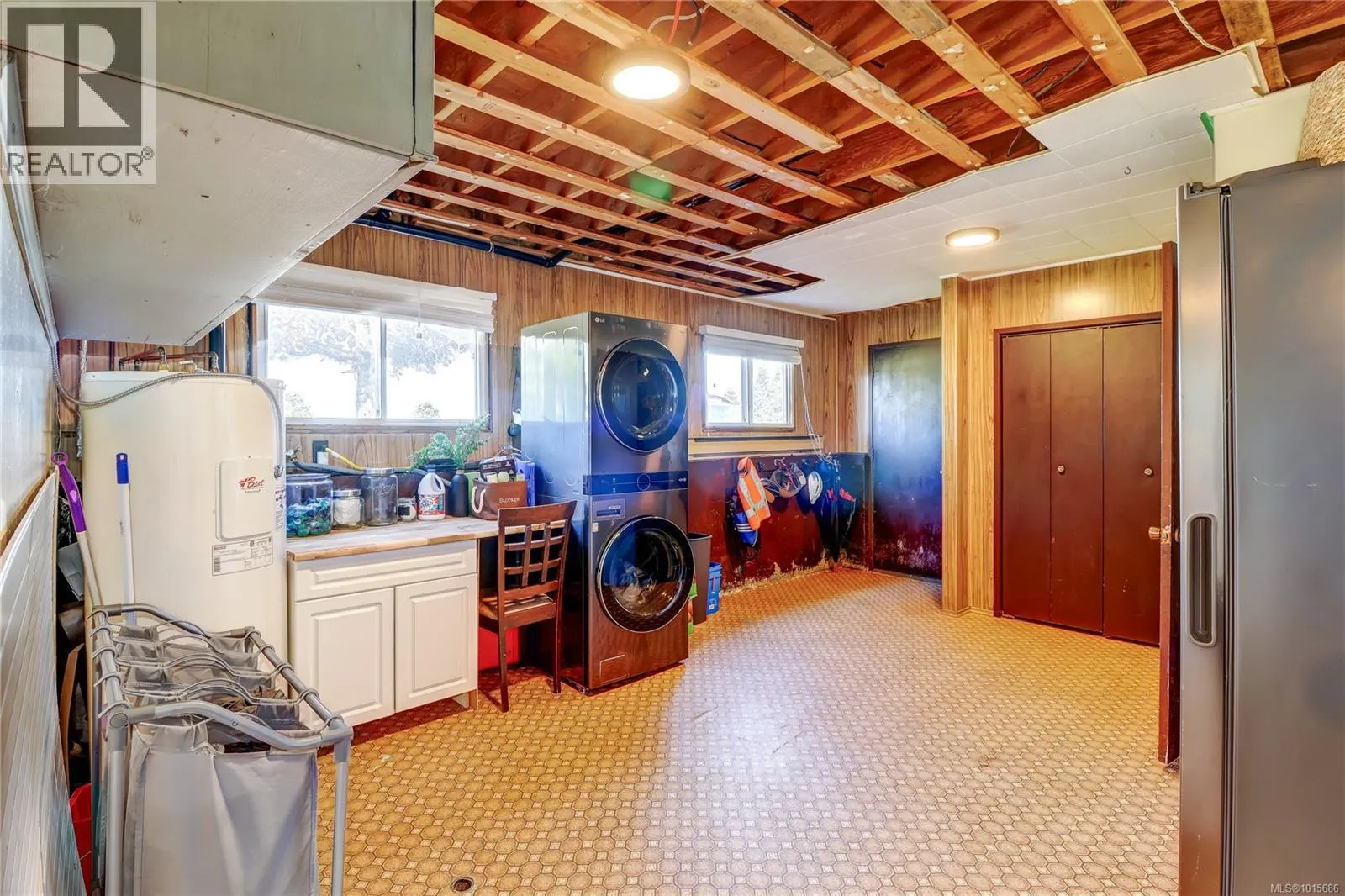 2530 Mountview Cres
