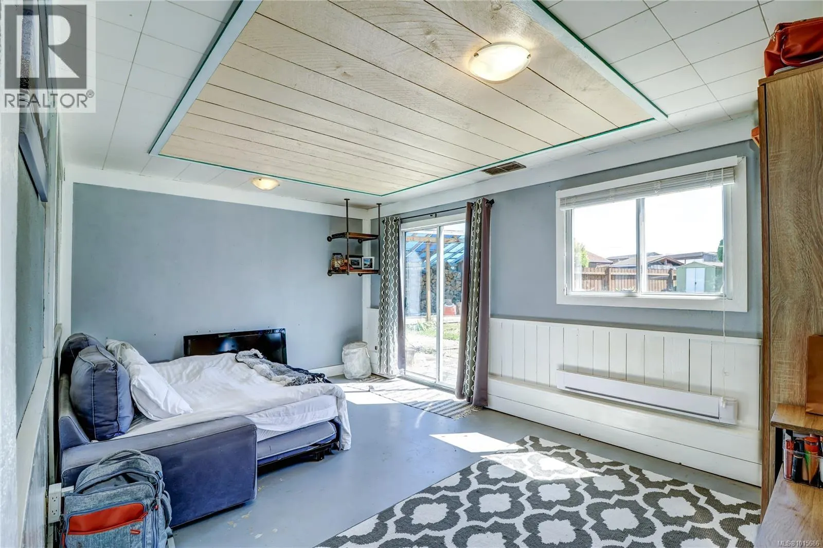 2530 Mountview Cres