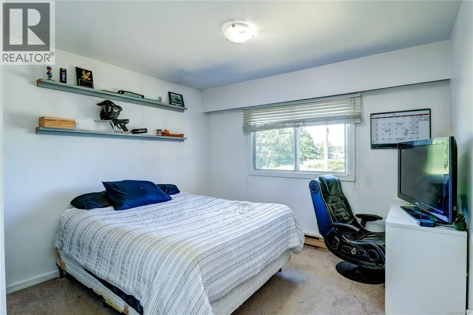 2530 Mountview Cres