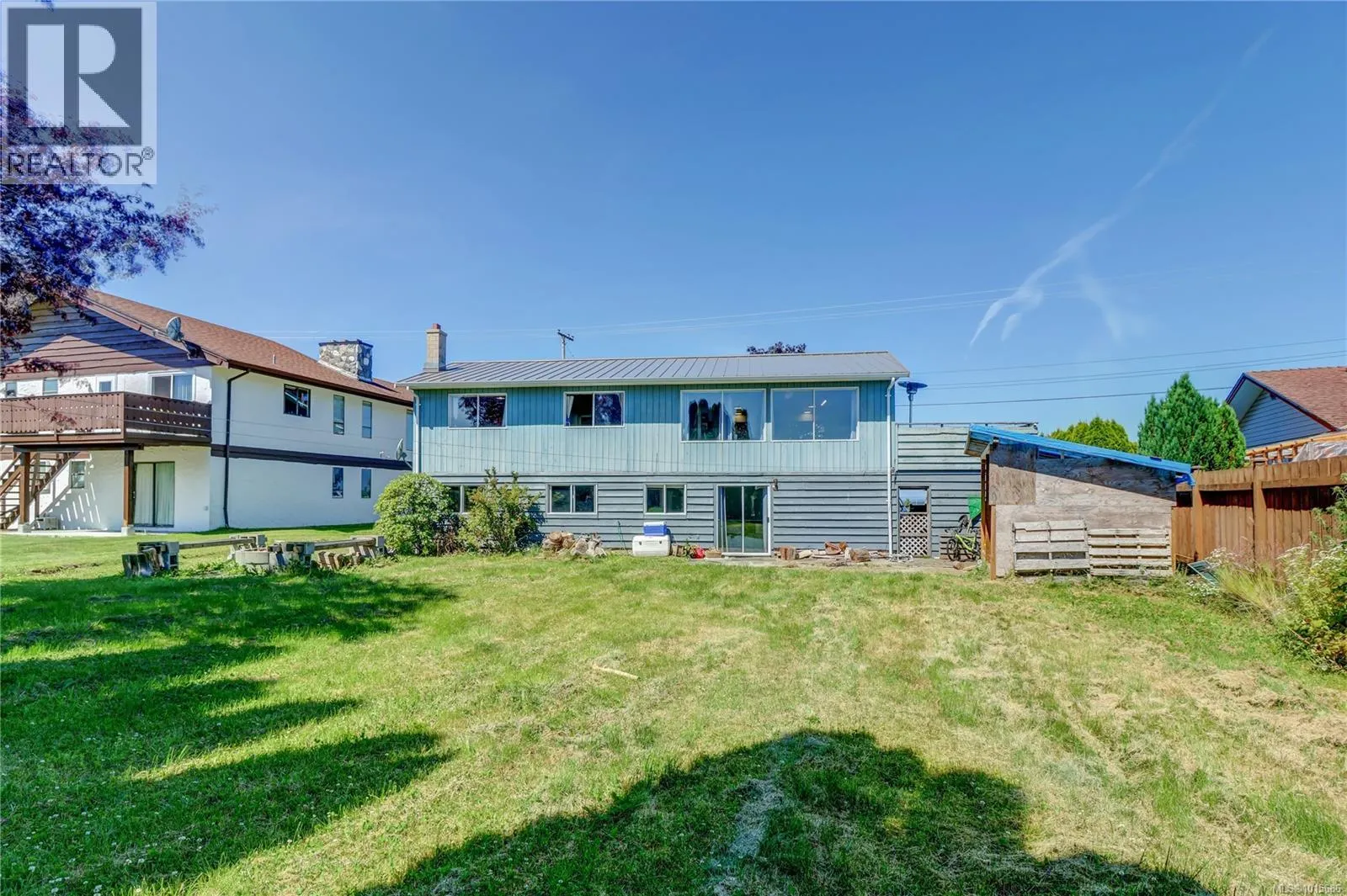 2530 Mountview Cres
