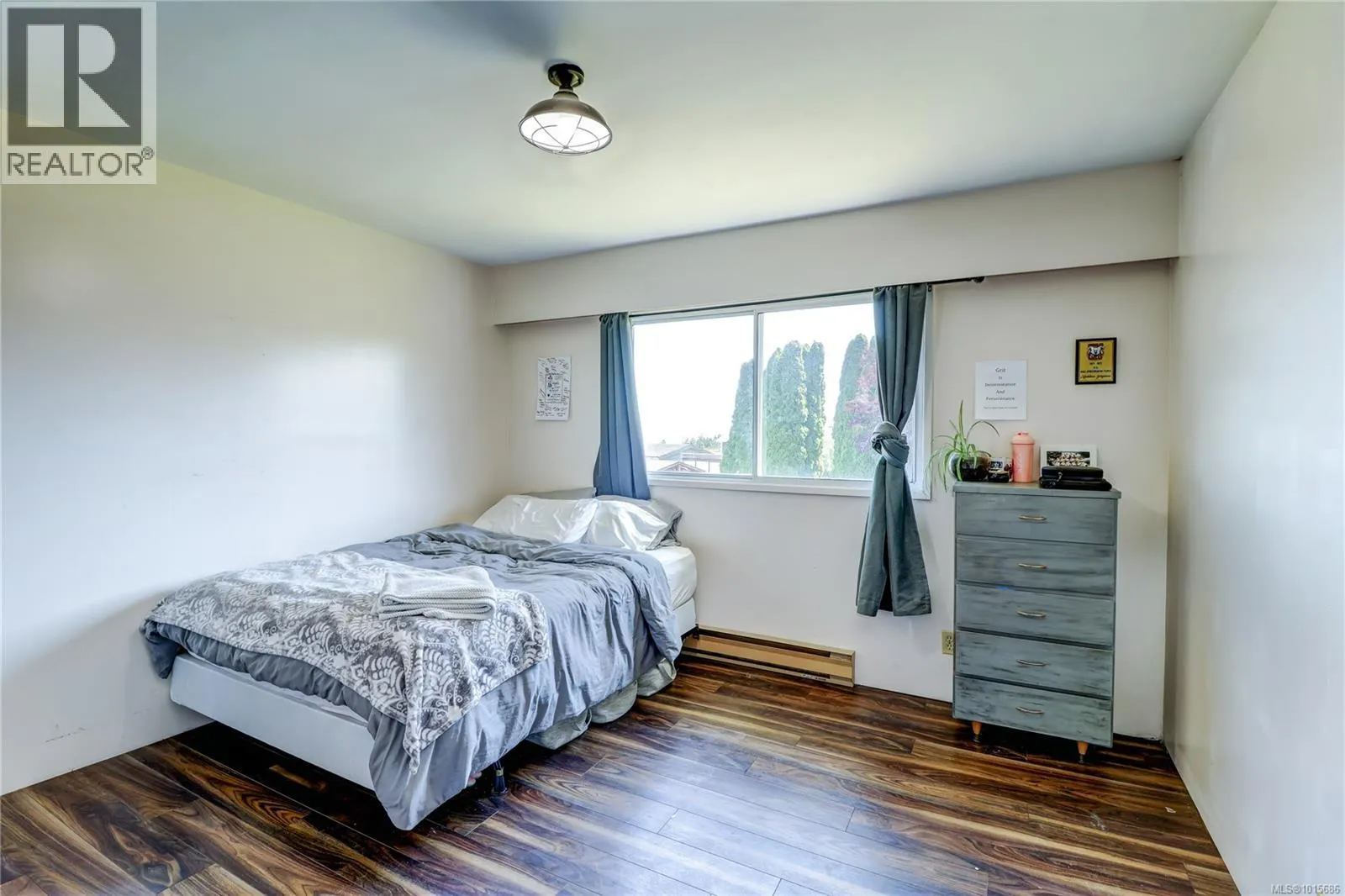 2530 Mountview Cres