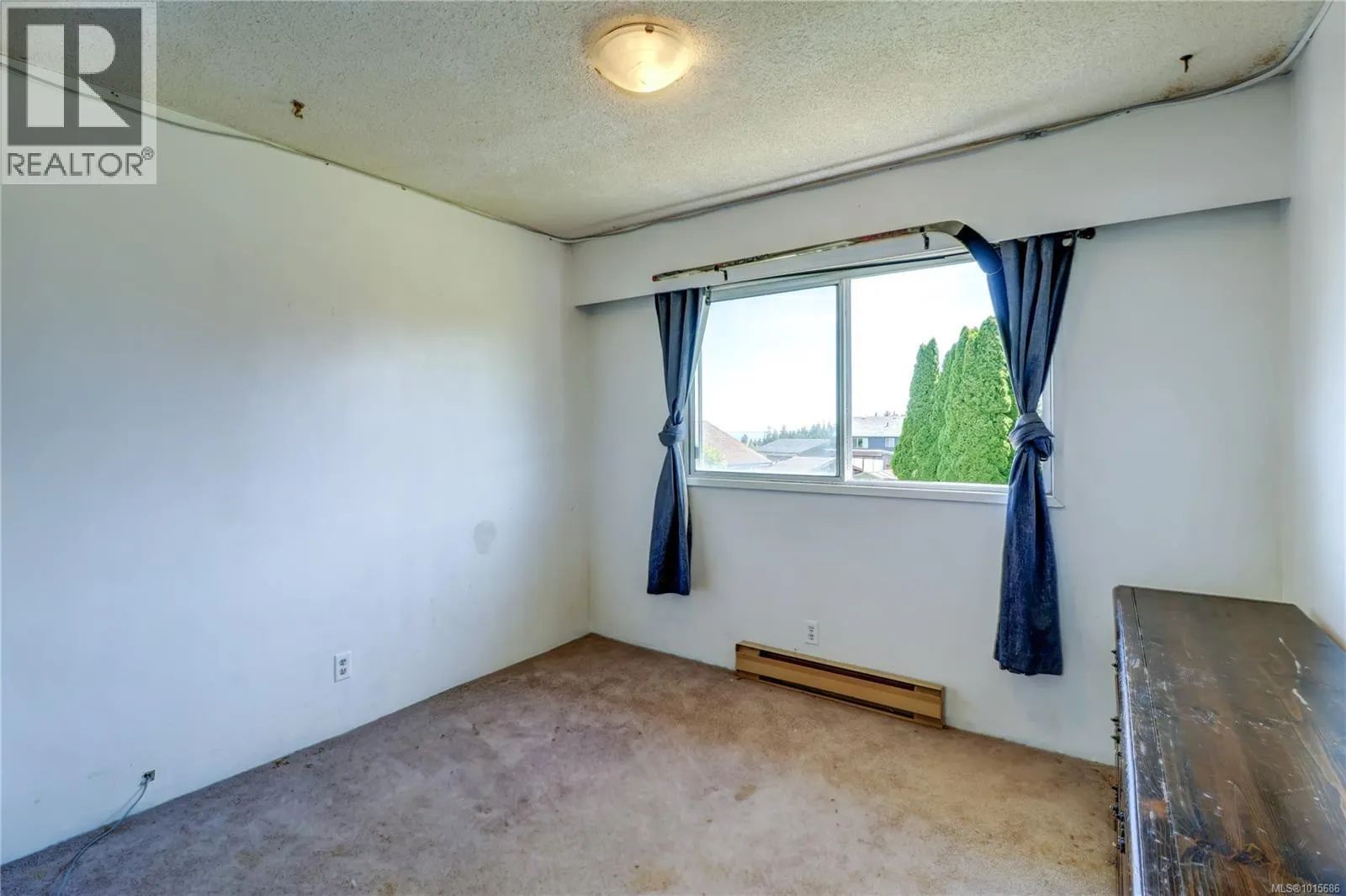 2530 Mountview Cres