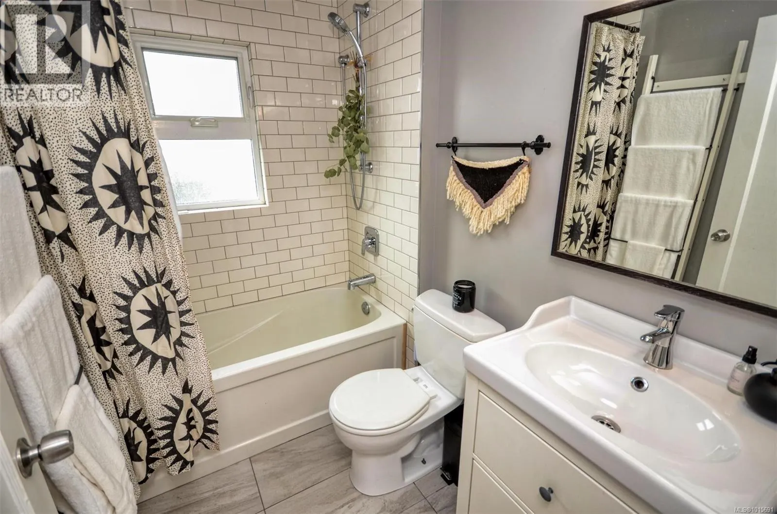 271 Battleford Ave