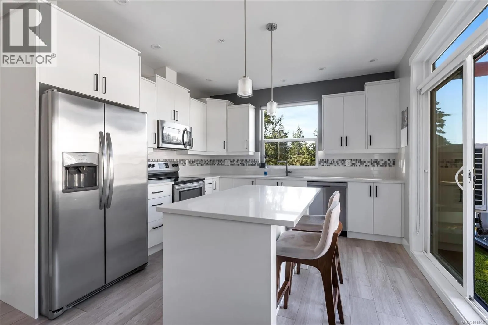 401 2783 Strathmore Rd