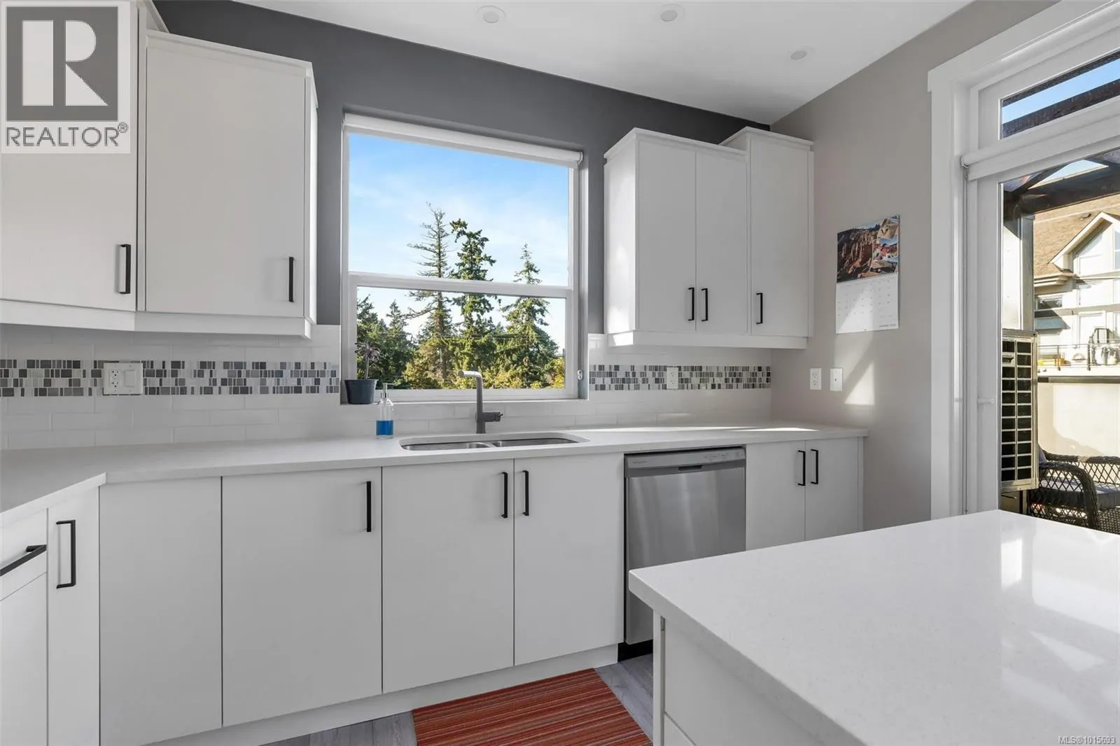 401 2783 Strathmore Rd