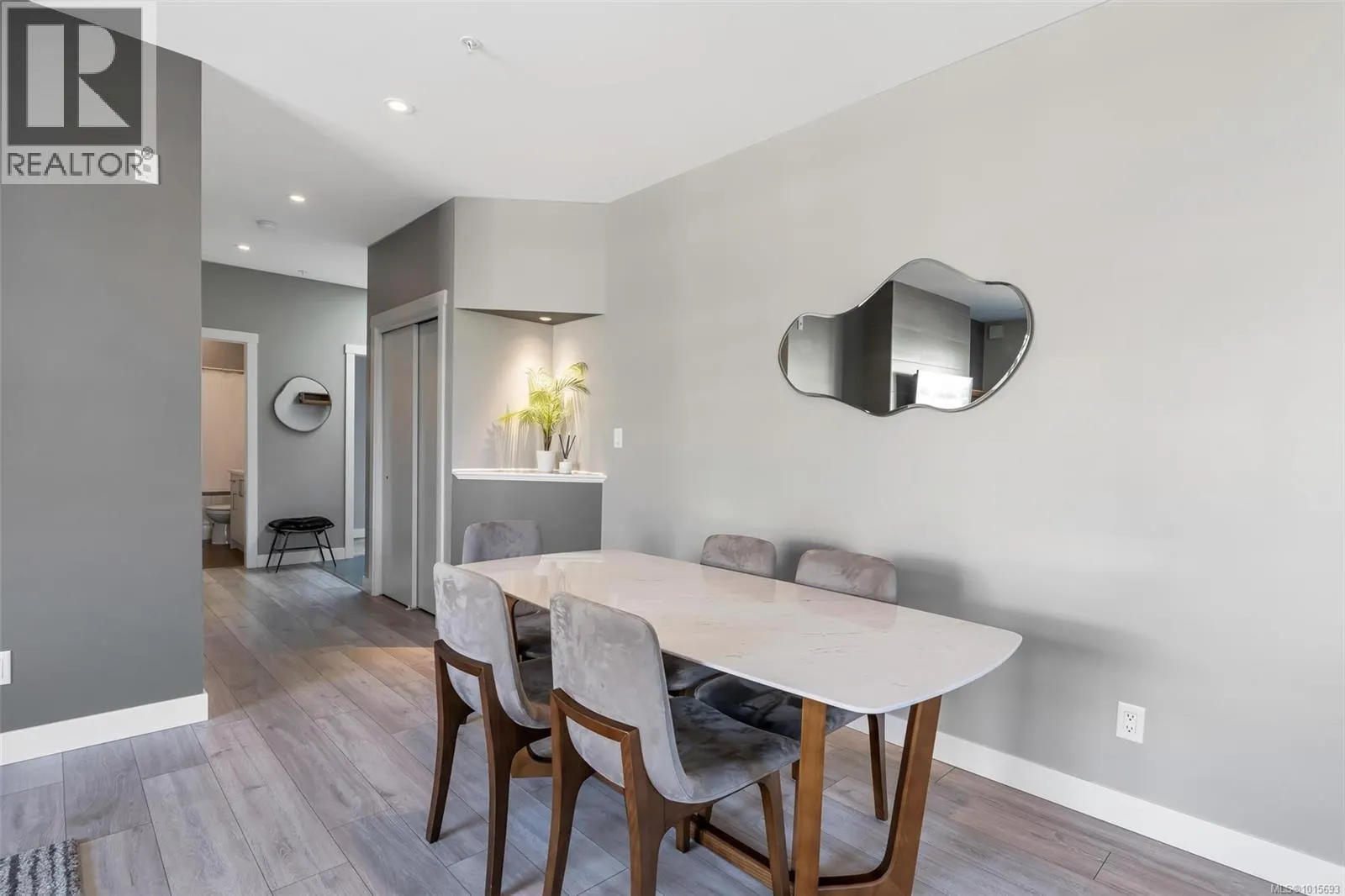 401 2783 Strathmore Rd