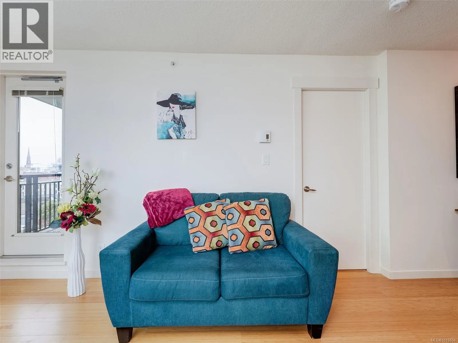 1010 751 Fairfield Rd