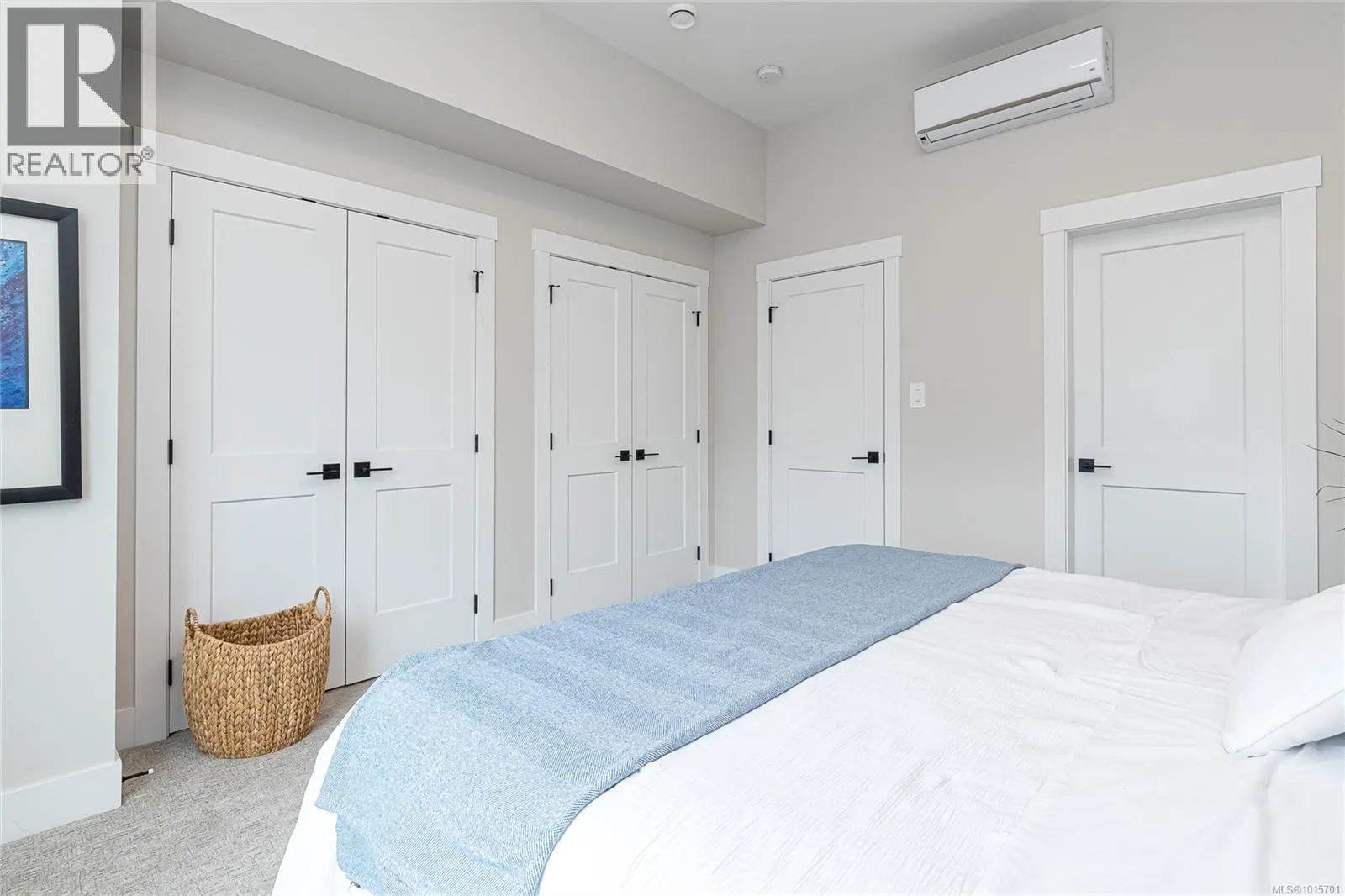 1142 Moonstone Loop