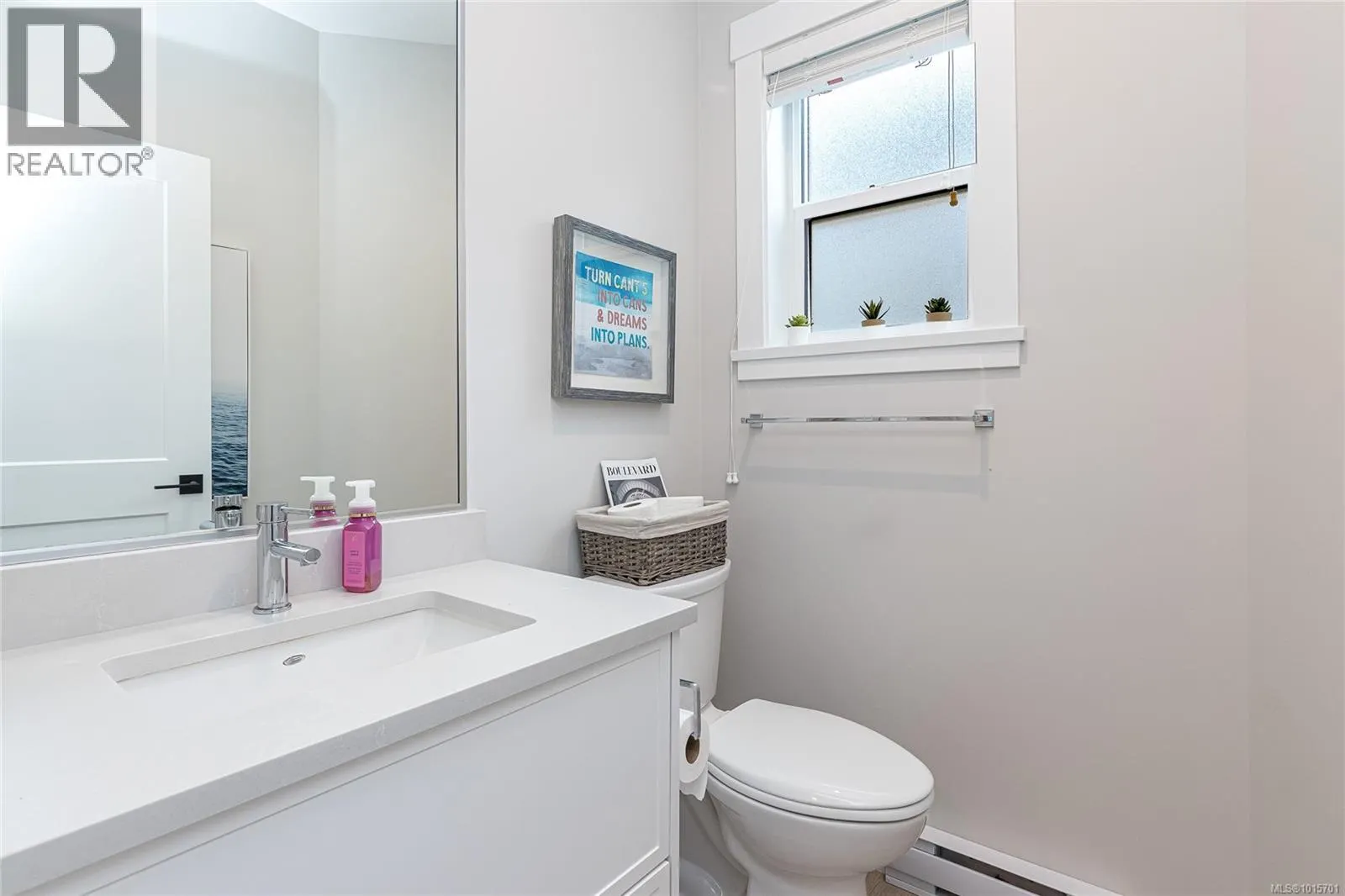1142 Moonstone Loop