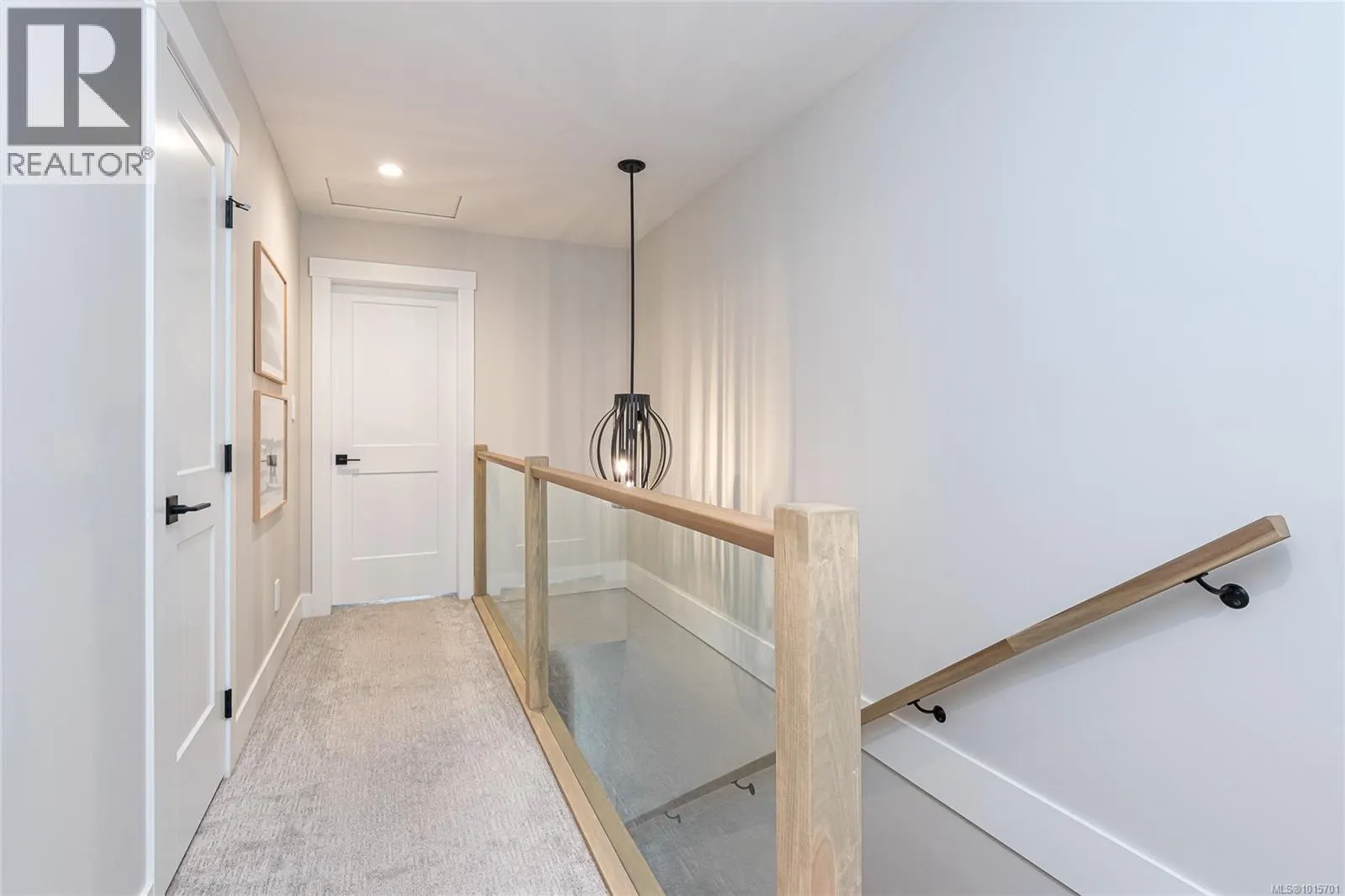 1142 Moonstone Loop