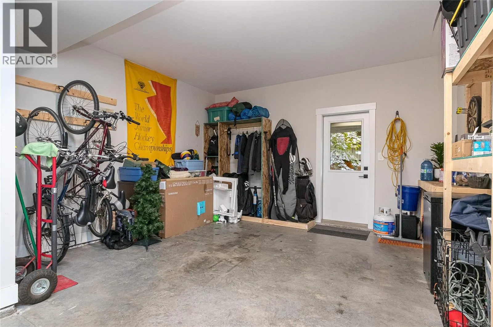 1142 Moonstone Loop