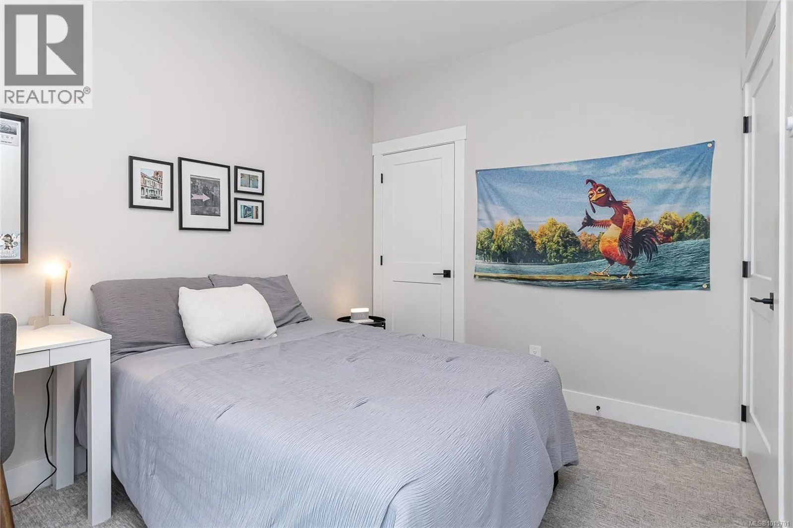 1142 Moonstone Loop