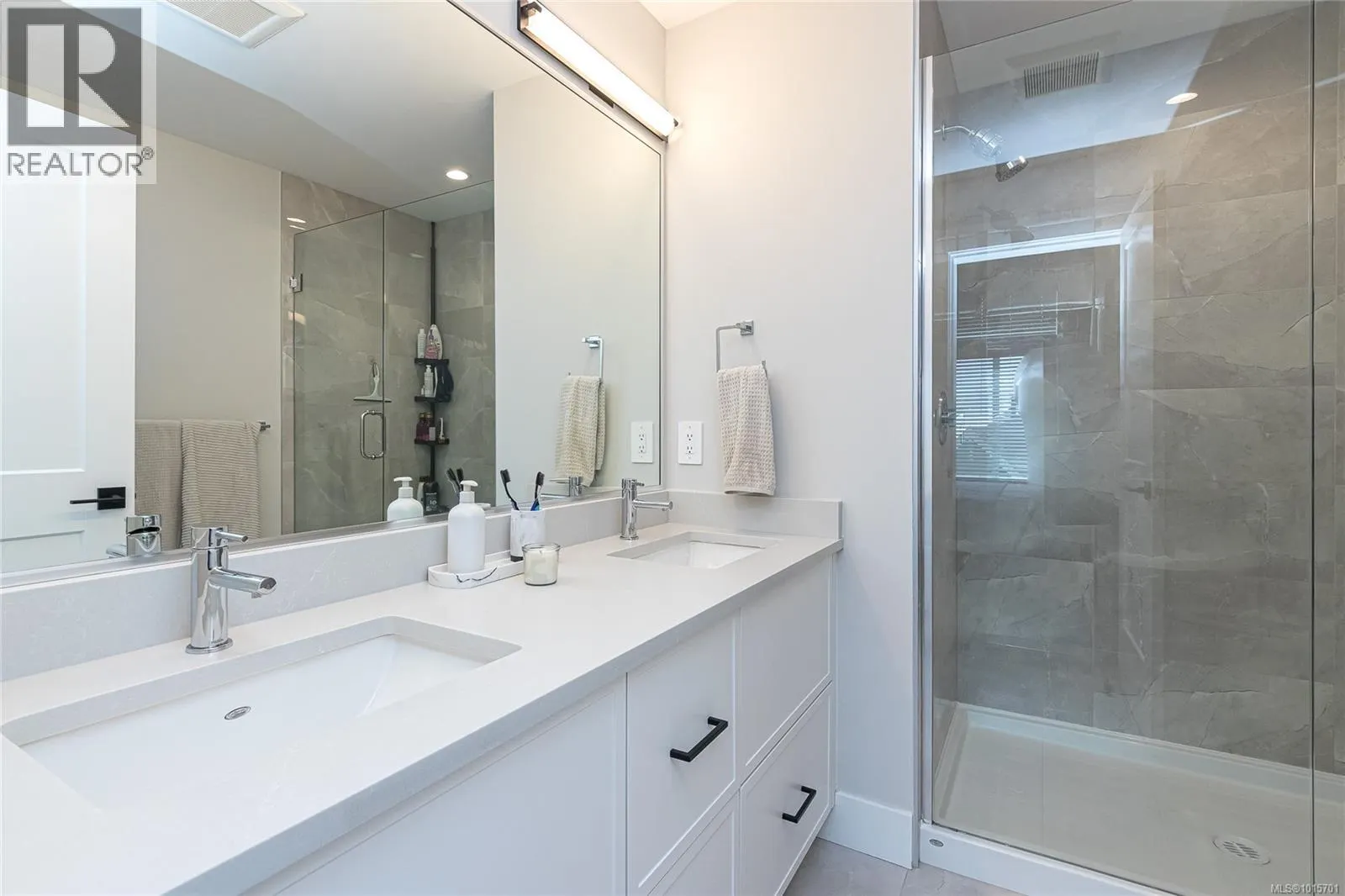 1142 Moonstone Loop