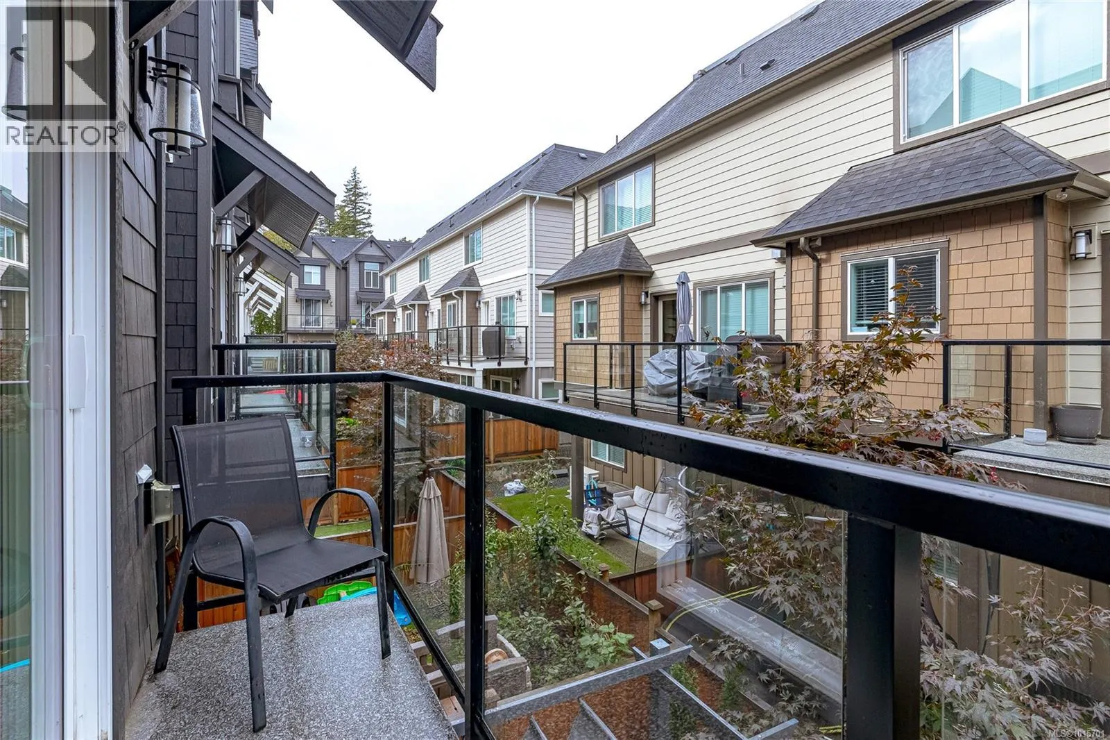 1142 Moonstone Loop