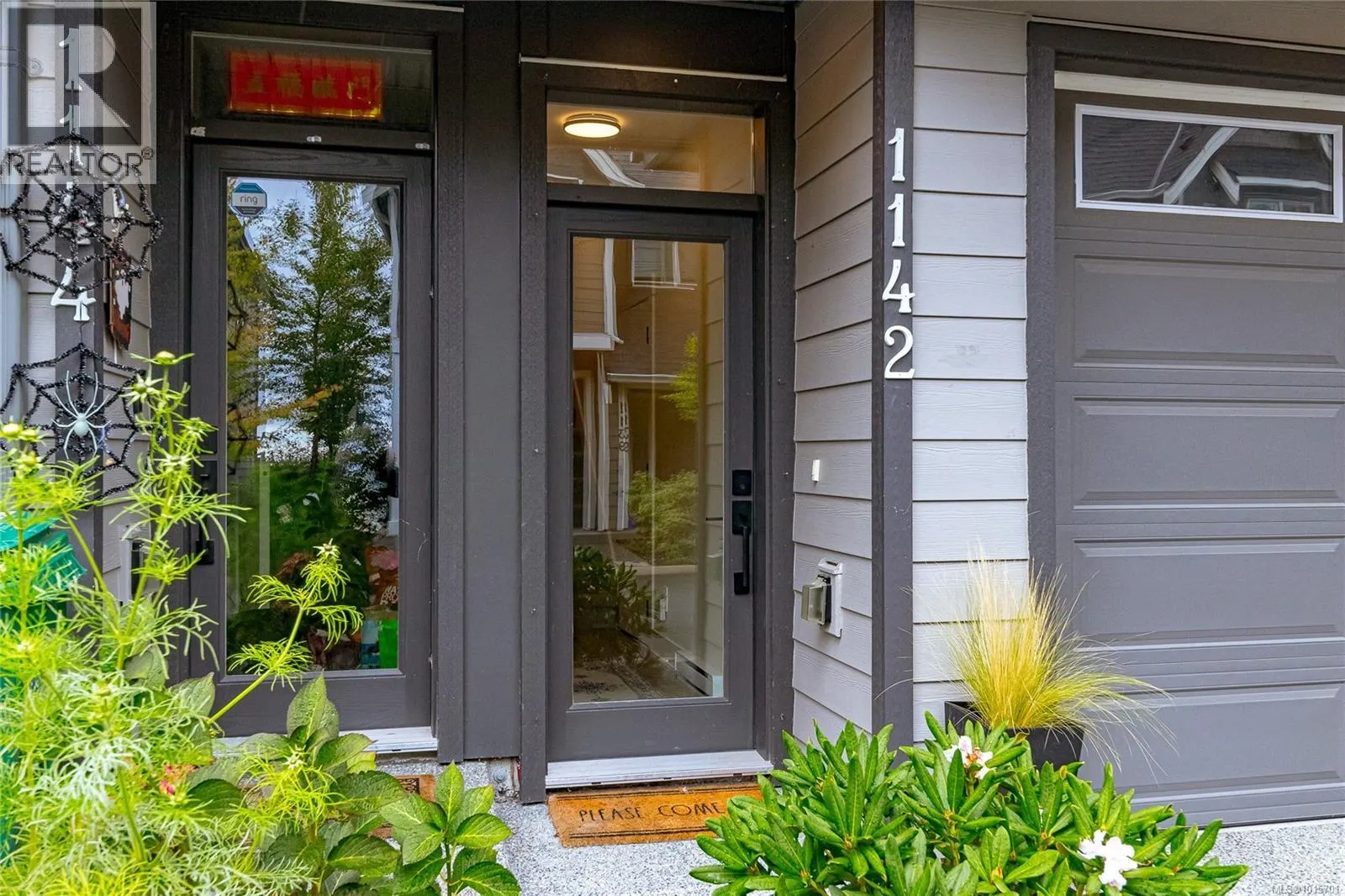 1142 Moonstone Loop